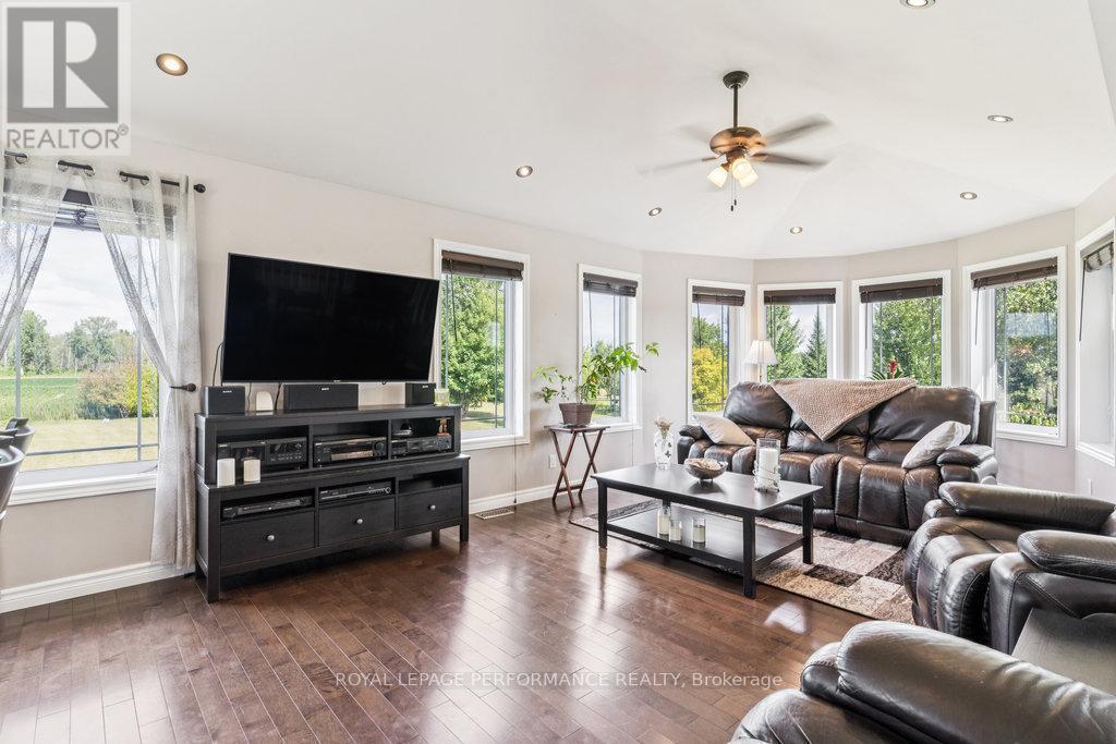 












401 BASELINE ROAD

,
Clarence-Rockland,




Ontario
K4K1K9

