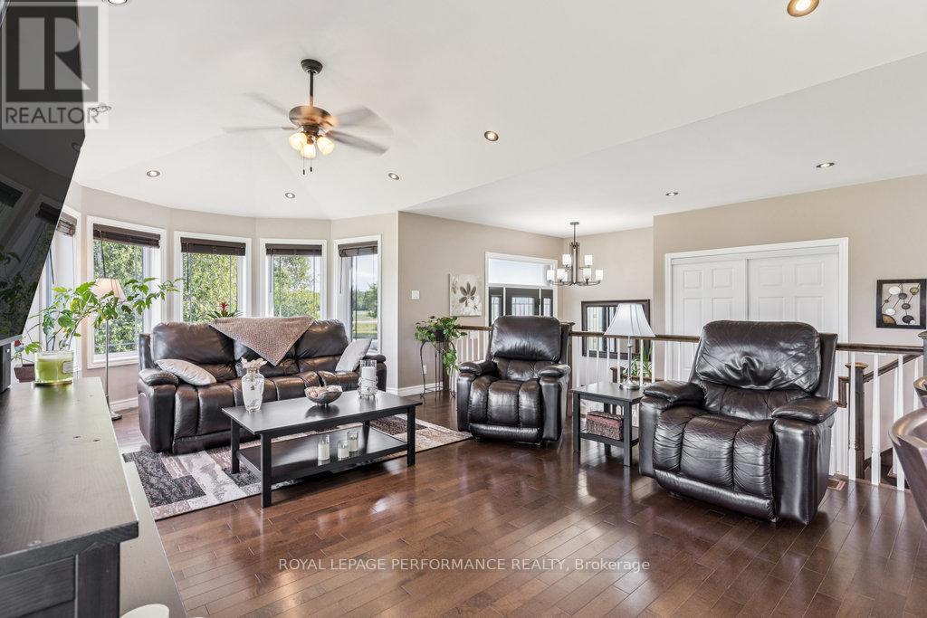 












401 BASELINE ROAD

,
Clarence-Rockland,




Ontario
K4K1K9

