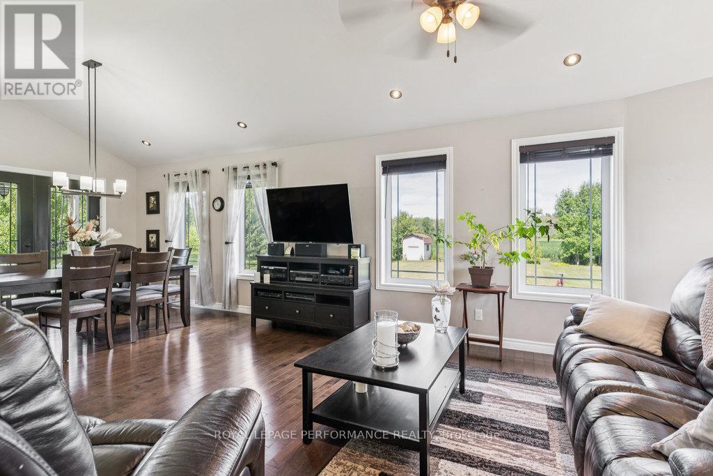 












401 BASELINE ROAD

,
Clarence-Rockland,




Ontario
K4K1K9


