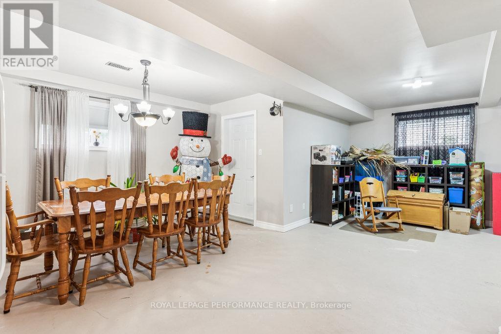 












401 BASELINE ROAD

,
Clarence-Rockland,




Ontario
K4K1K9

