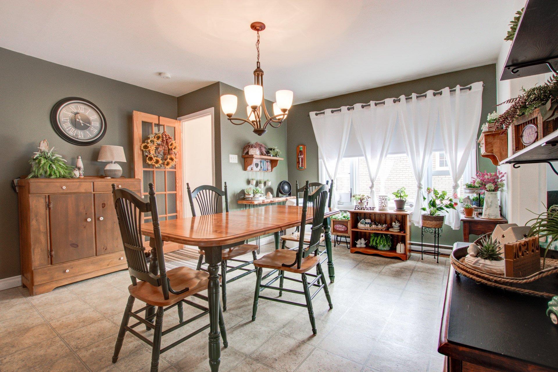 









2509


Rue Mandeville

,
Sorel-Tracy,




QC
J3R2L6

