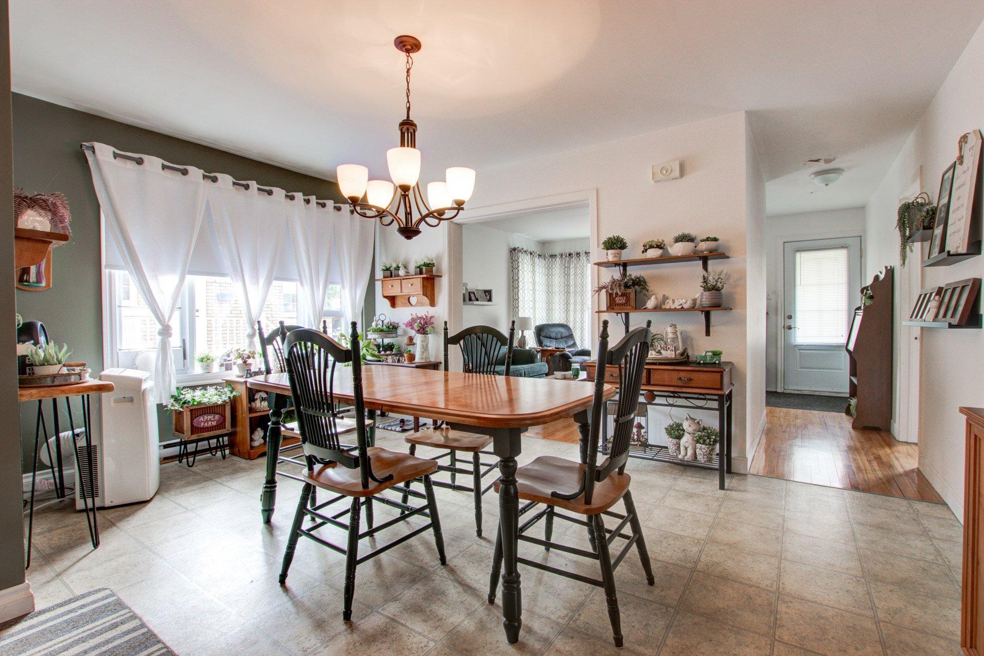 









2509


Rue Mandeville

,
Sorel-Tracy,




QC
J3R2L6

