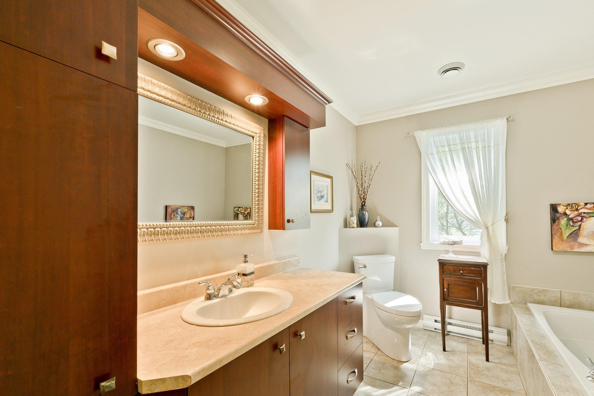 









1587


Rue Millet

,
Sherbrooke (Brompton/Rock Forest/Saint-Élie/Deauville),




QC
J1N4J5

