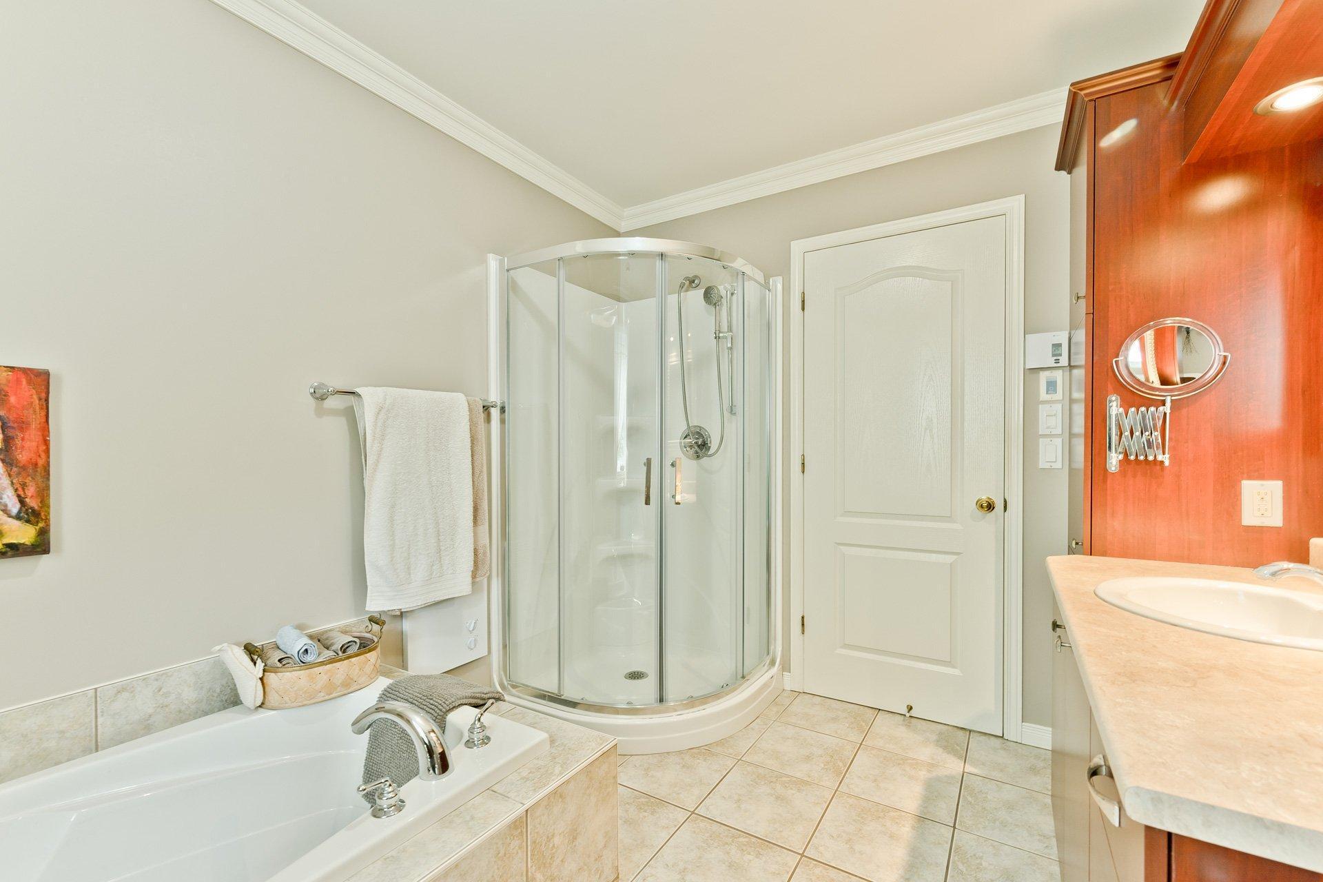 









1587


Rue Millet

,
Sherbrooke (Brompton/Rock Forest/Saint-Élie/Deauville),




QC
J1N4J5

