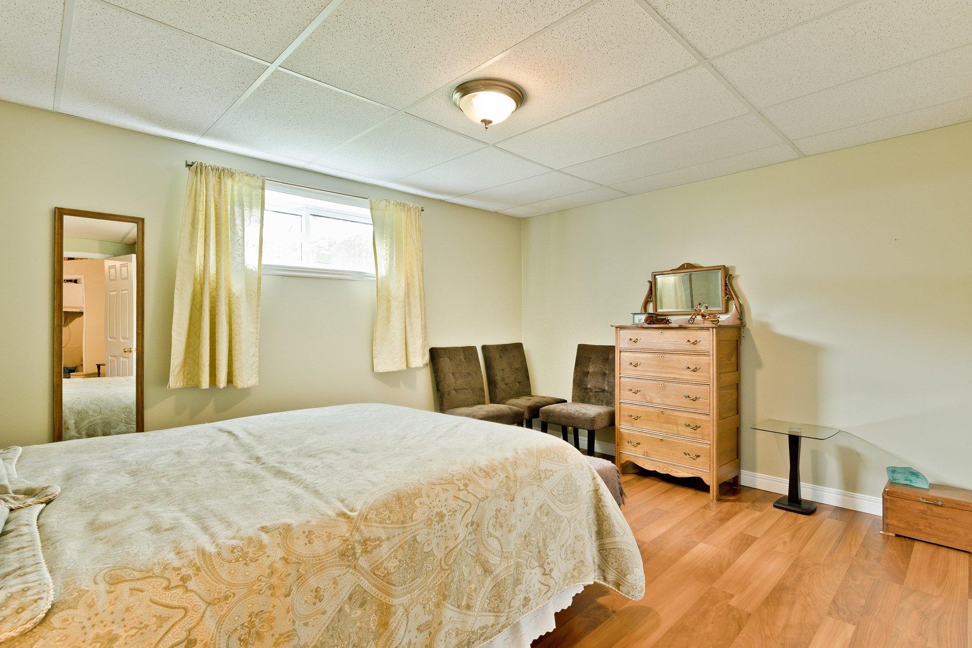 









1587


Rue Millet

,
Sherbrooke (Brompton/Rock Forest/Saint-Élie/Deauville),




QC
J1N4J5

