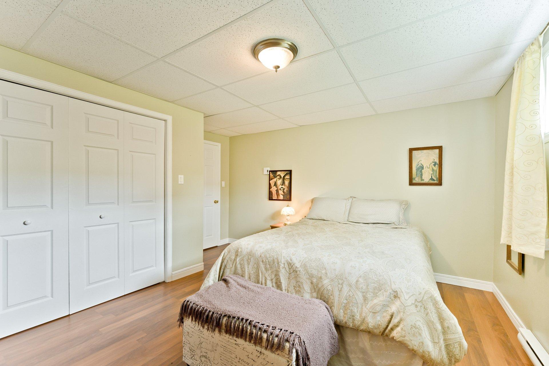 









1587


Rue Millet

,
Sherbrooke (Brompton/Rock Forest/Saint-Élie/Deauville),




QC
J1N4J5

