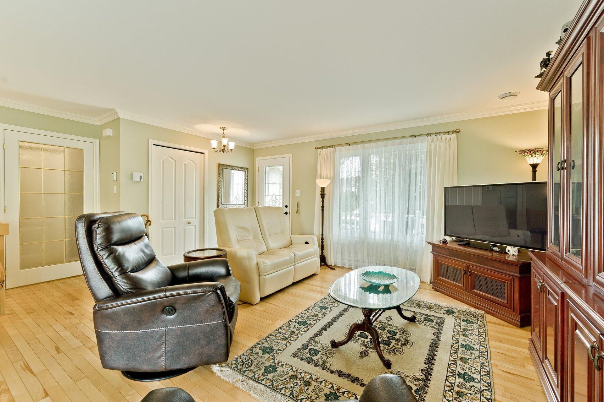 









1587


Rue Millet

,
Sherbrooke (Brompton/Rock Forest/Saint-Élie/Deauville),




QC
J1N4J5


