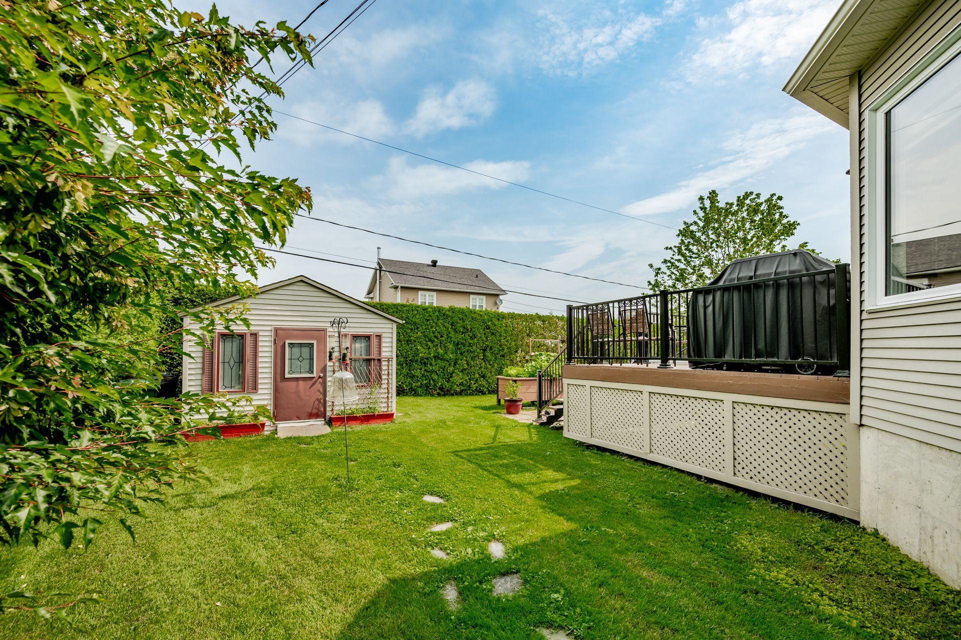 









1587


Rue Millet

,
Sherbrooke (Brompton/Rock Forest/Saint-Élie/Deauville),




QC
J1N4J5

