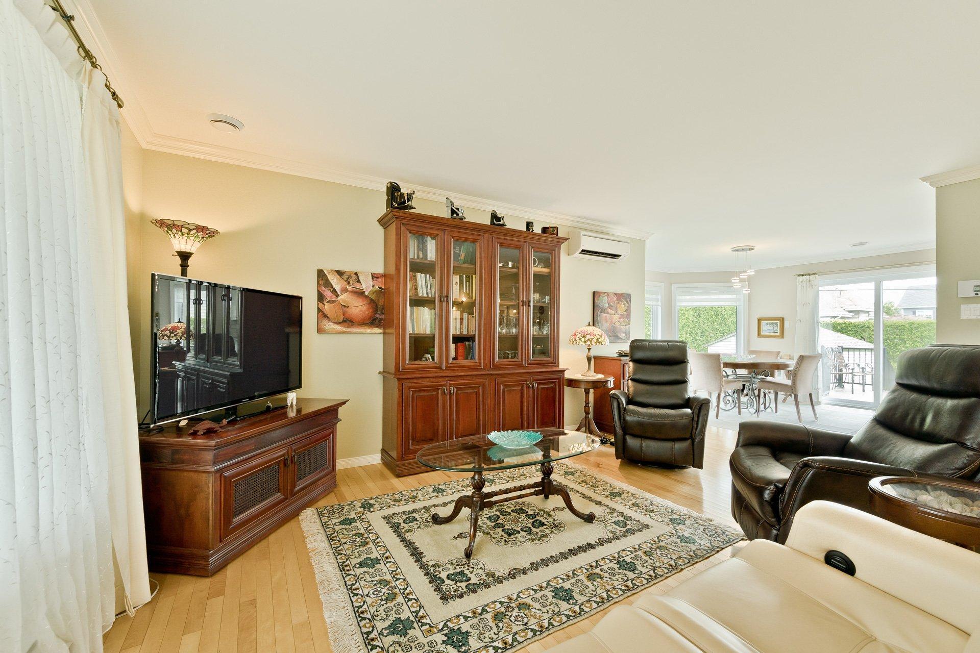 









1587


Rue Millet

,
Sherbrooke (Brompton/Rock Forest/Saint-Élie/Deauville),




QC
J1N4J5

