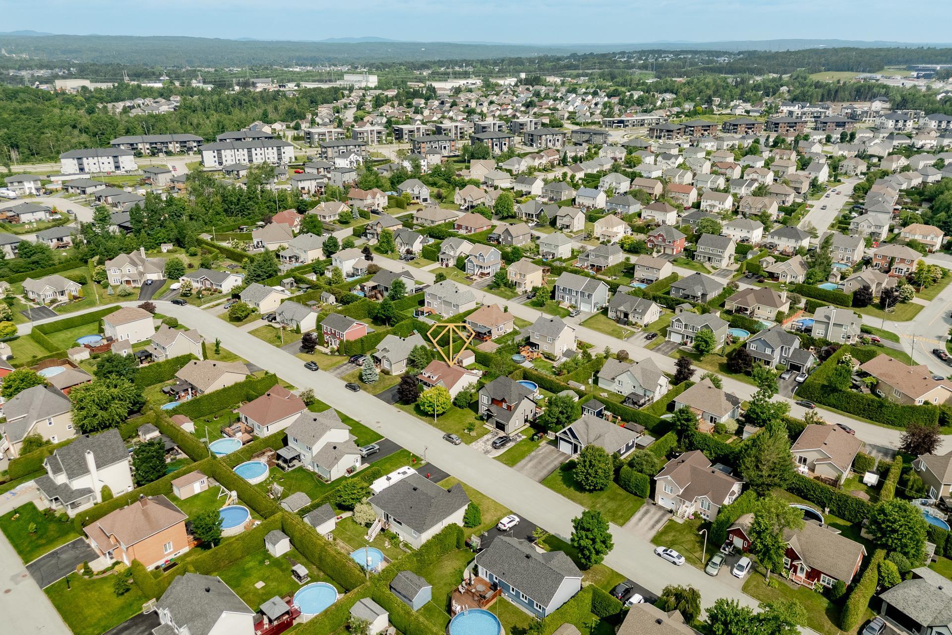 









1587


Rue Millet

,
Sherbrooke (Brompton/Rock Forest/Saint-Élie/Deauville),




QC
J1N4J5

