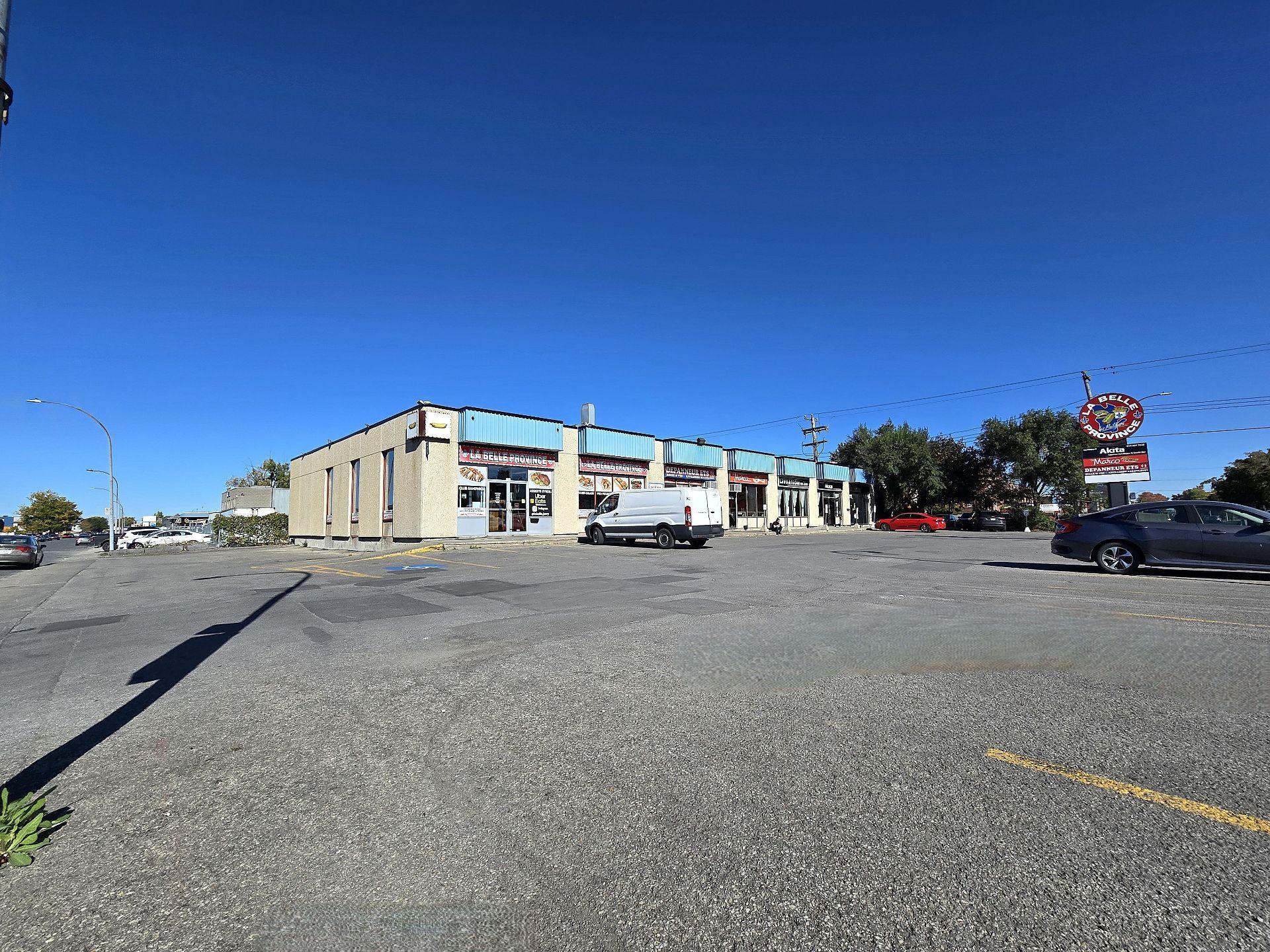 









6955

 - 6995


Rue Jarry E.

,
Montréal (Saint-Léonard),




QC
H1P3B5

