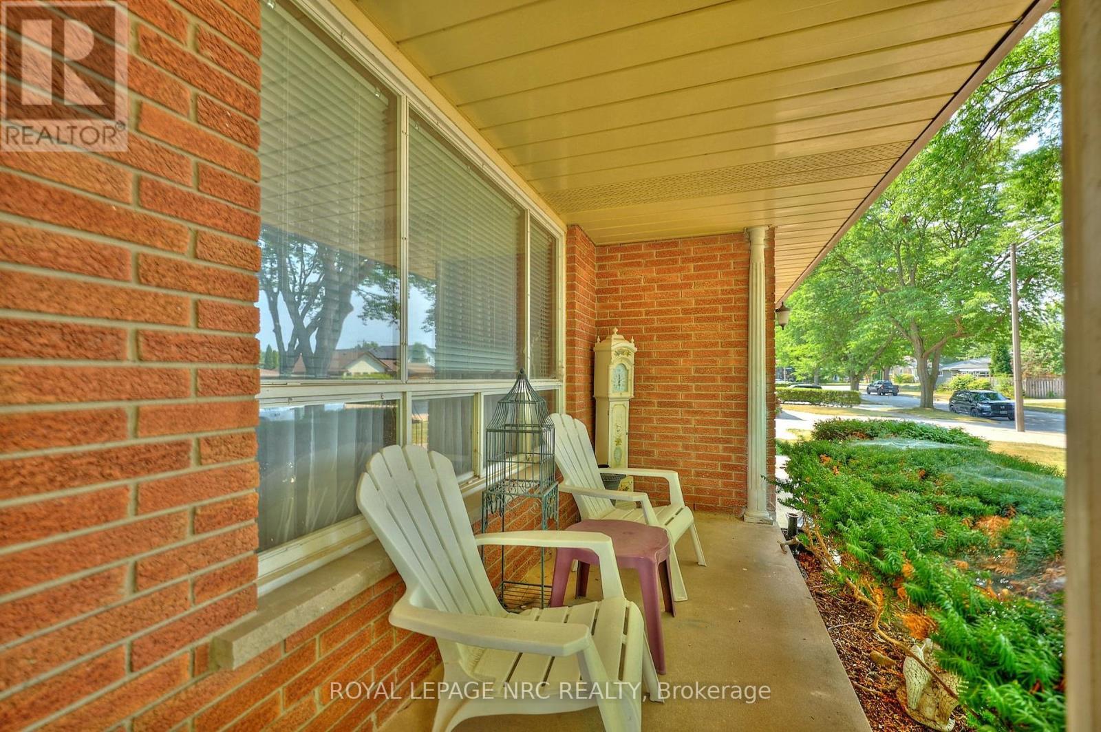 












5875 ST. ANTHONY CRESCENT

,
Niagara Falls (Church's Lane),




Ontario
L2J3X5

