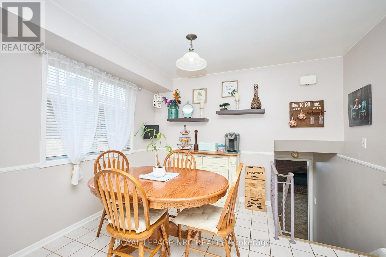 












5875 ST. ANTHONY CRESCENT

,
Niagara Falls (Church's Lane),




Ontario
L2J3X5

