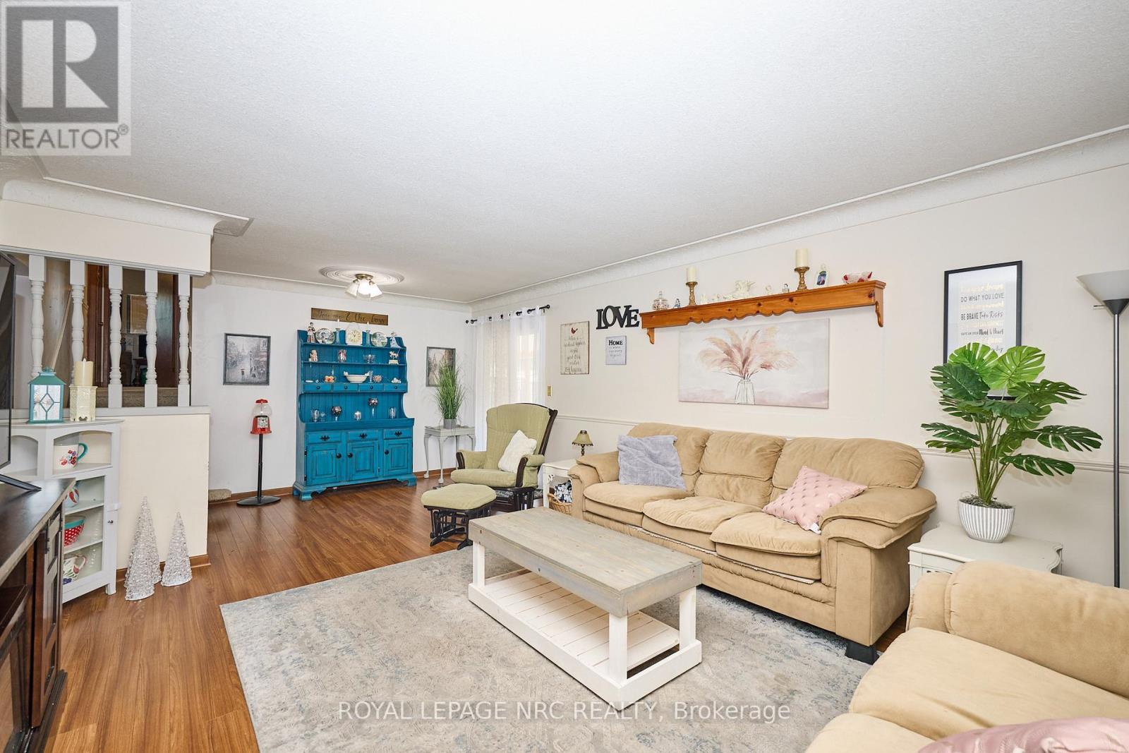 












5875 ST. ANTHONY CRESCENT

,
Niagara Falls (Church's Lane),




Ontario
L2J3X5

