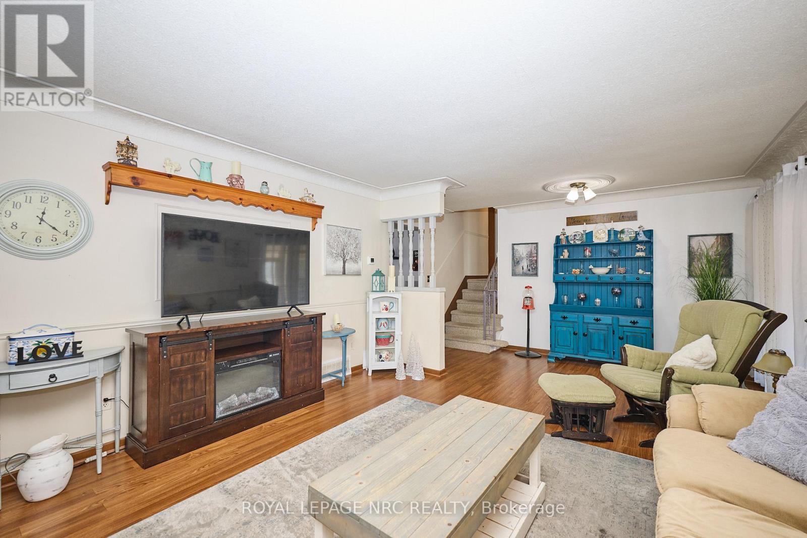 












5875 ST. ANTHONY CRESCENT

,
Niagara Falls (Church's Lane),




Ontario
L2J3X5

