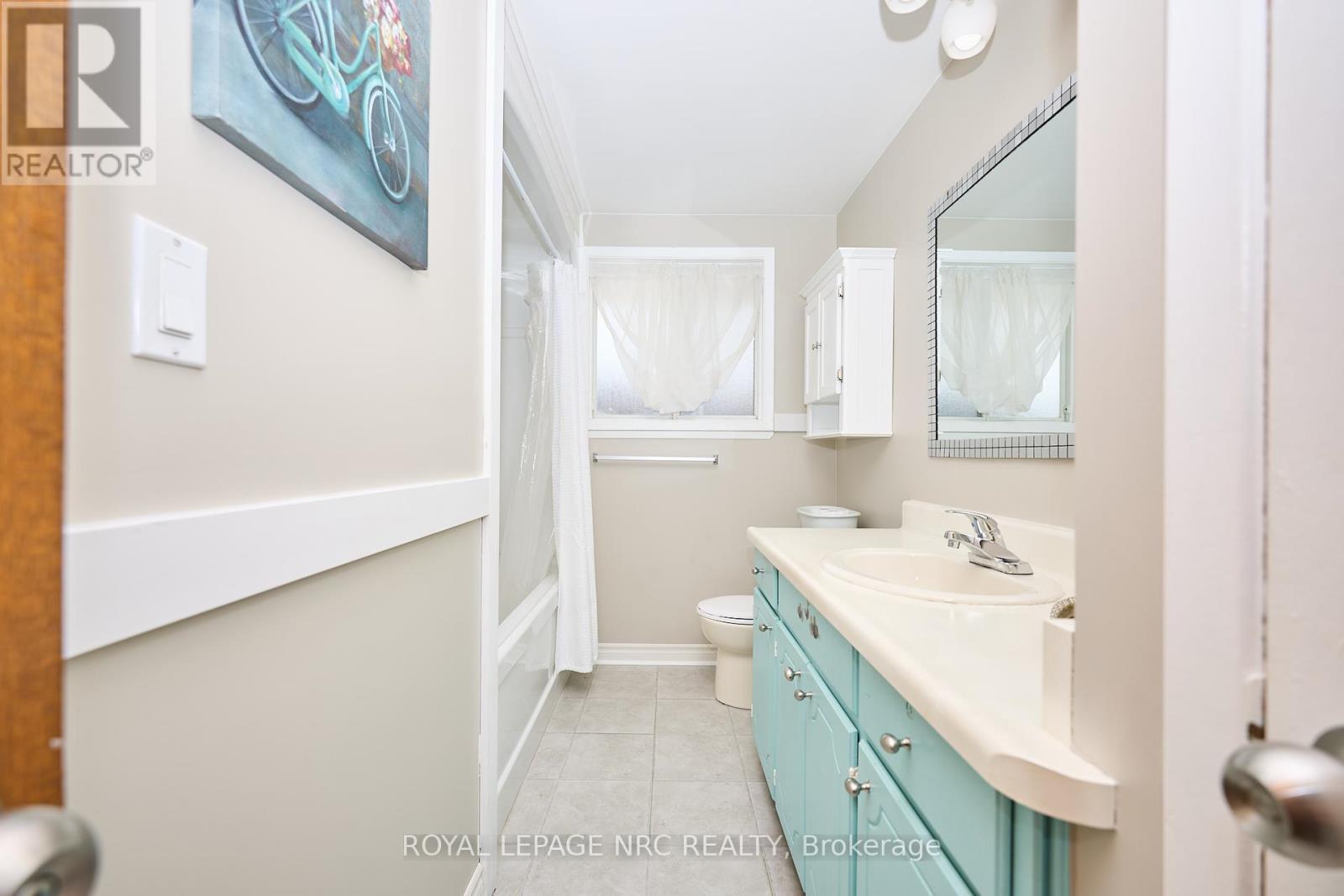 












5875 ST. ANTHONY CRESCENT

,
Niagara Falls (Church's Lane),




Ontario
L2J3X5

