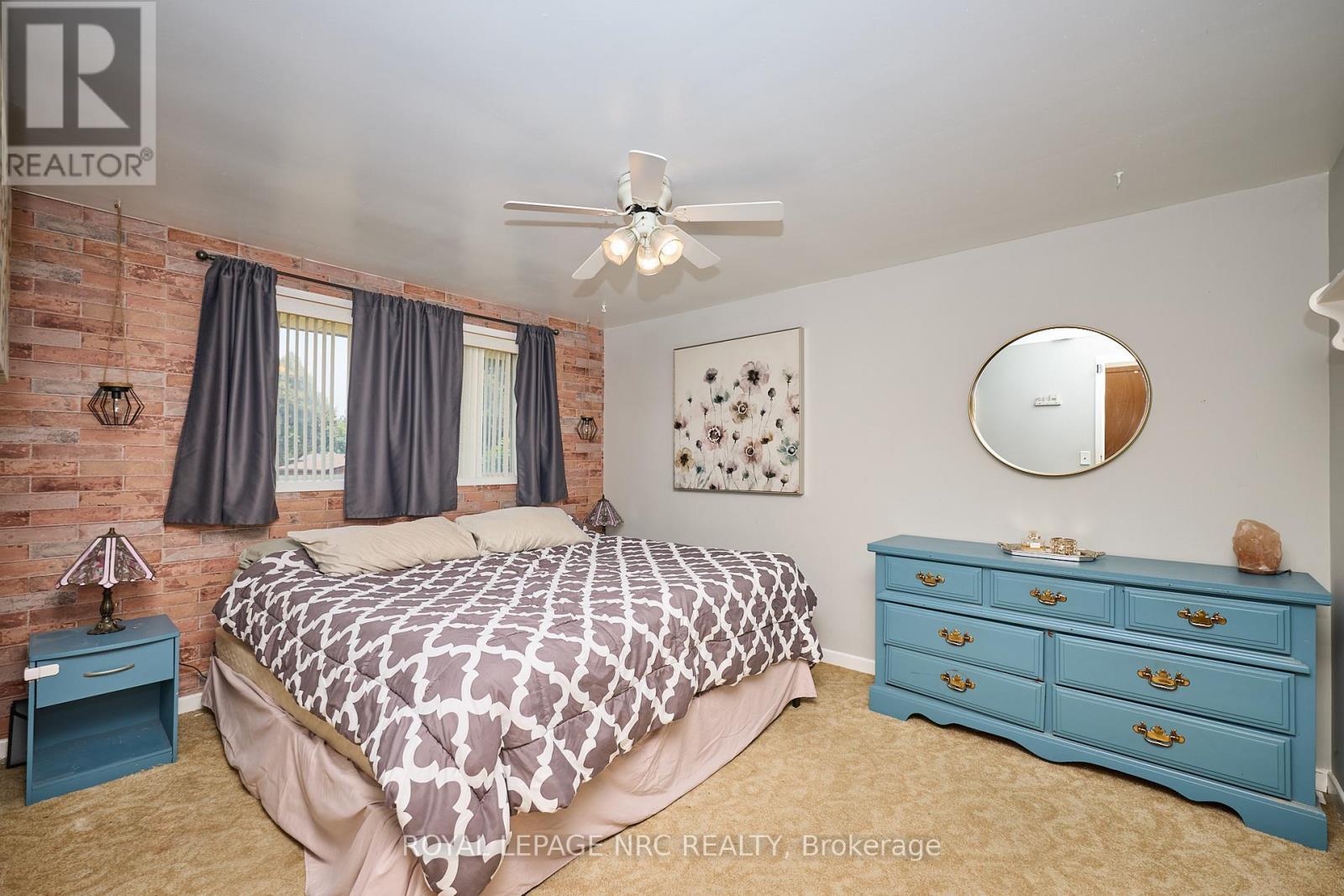 












5875 ST. ANTHONY CRESCENT

,
Niagara Falls (Church's Lane),




Ontario
L2J3X5


