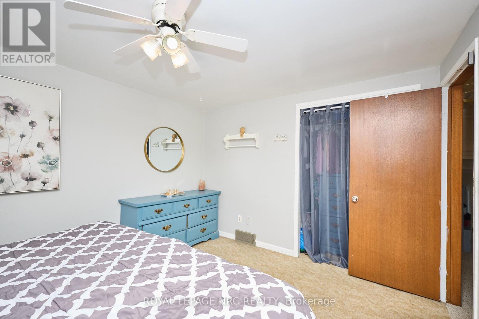 












5875 ST. ANTHONY CRESCENT

,
Niagara Falls (Church's Lane),




Ontario
L2J3X5

