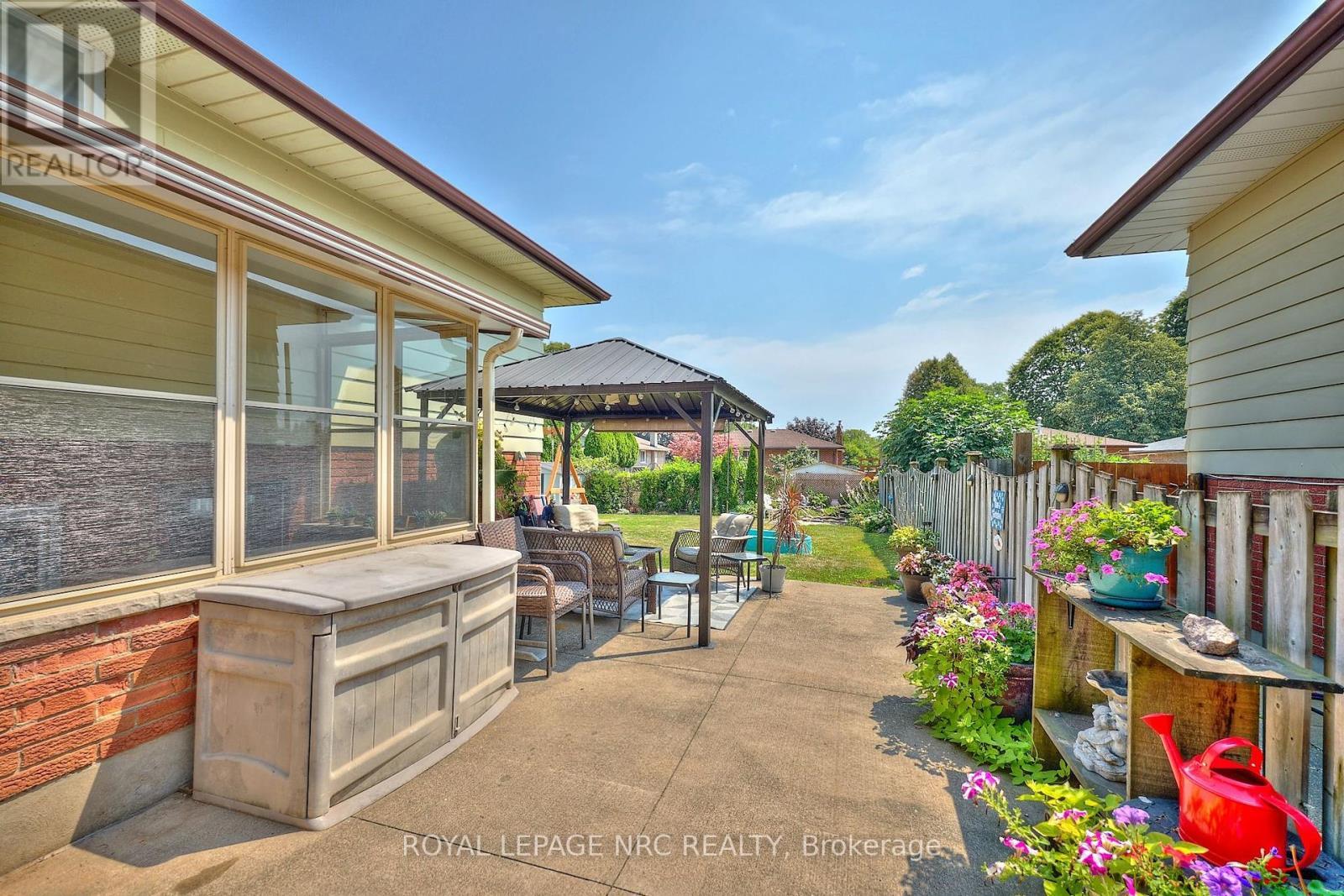 












5875 ST. ANTHONY CRESCENT

,
Niagara Falls (Church's Lane),




Ontario
L2J3X5

