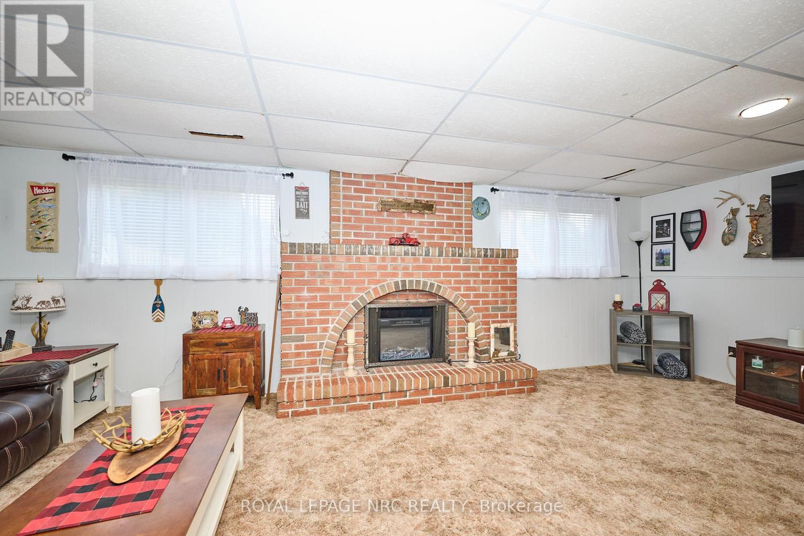 












5875 ST. ANTHONY CRESCENT

,
Niagara Falls (Church's Lane),




Ontario
L2J3X5

