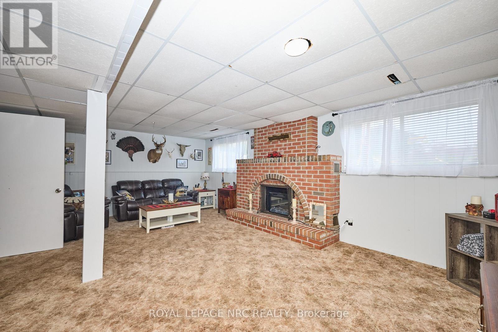 












5875 ST. ANTHONY CRESCENT

,
Niagara Falls (Church's Lane),




Ontario
L2J3X5

