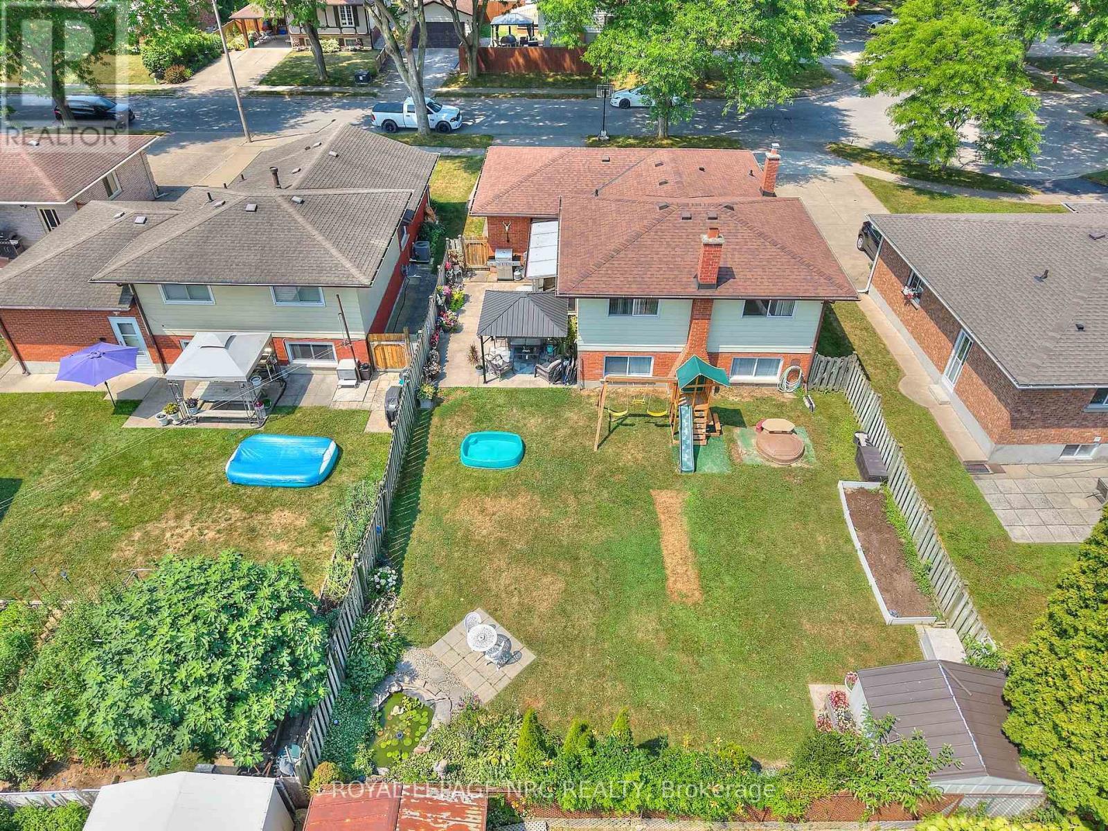 












5875 ST. ANTHONY CRESCENT

,
Niagara Falls (Church's Lane),




Ontario
L2J3X5

