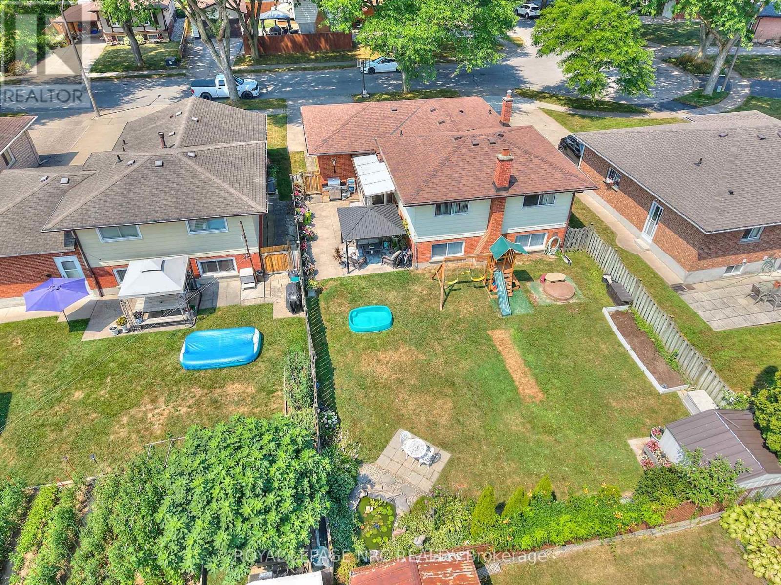 












5875 ST. ANTHONY CRESCENT

,
Niagara Falls (Church's Lane),




Ontario
L2J3X5

