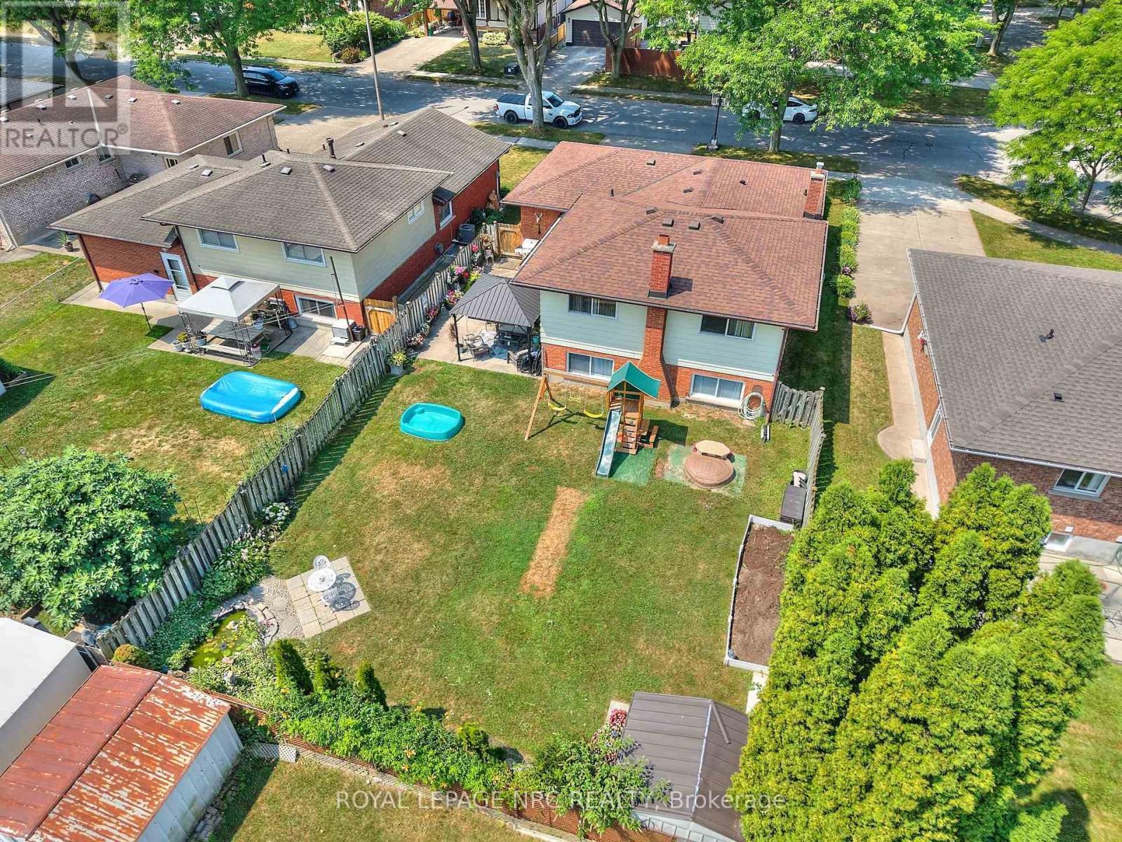 












5875 ST. ANTHONY CRESCENT

,
Niagara Falls (Church's Lane),




Ontario
L2J3X5

