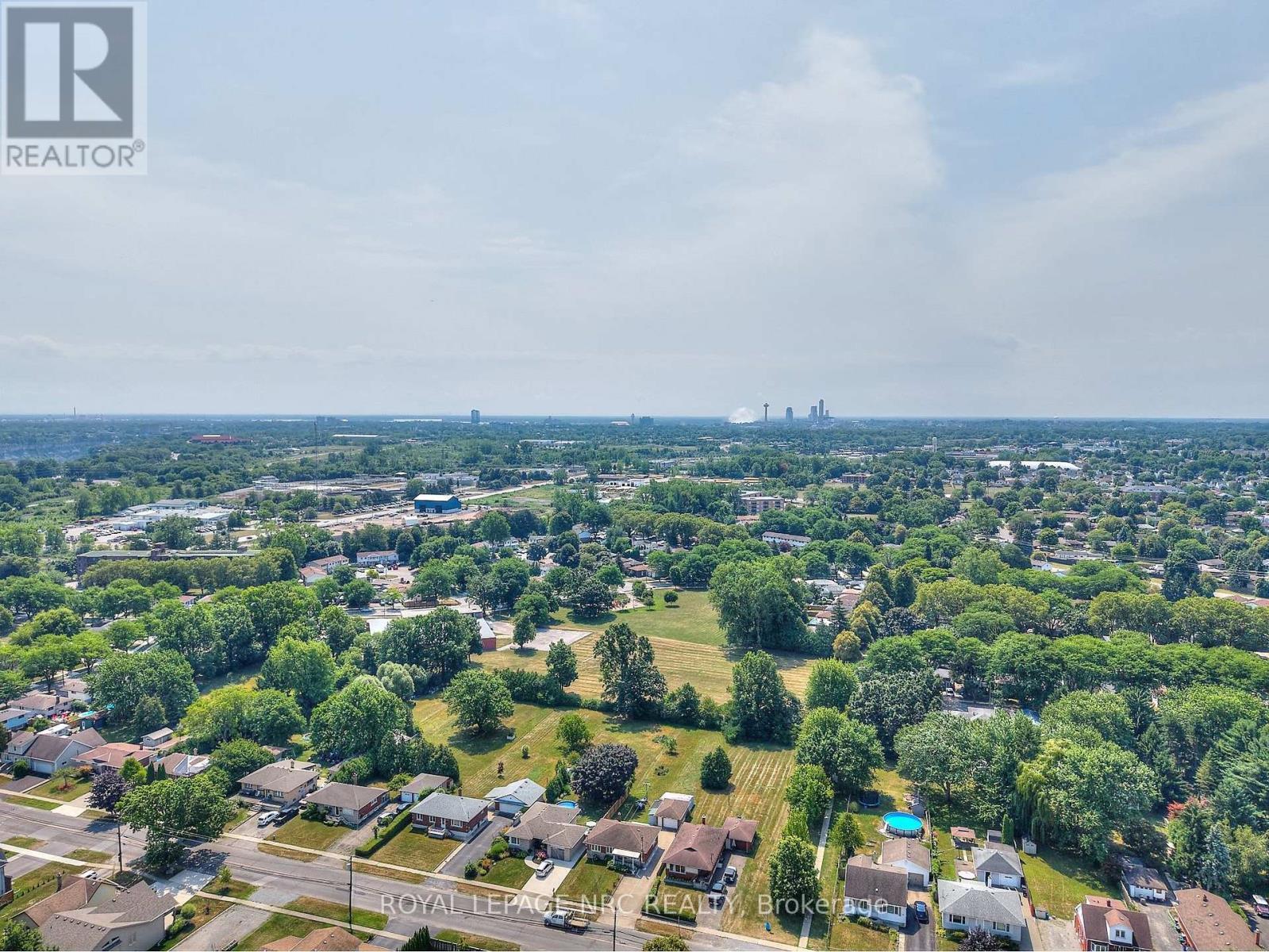 












5875 ST. ANTHONY CRESCENT

,
Niagara Falls (Church's Lane),




Ontario
L2J3X5

