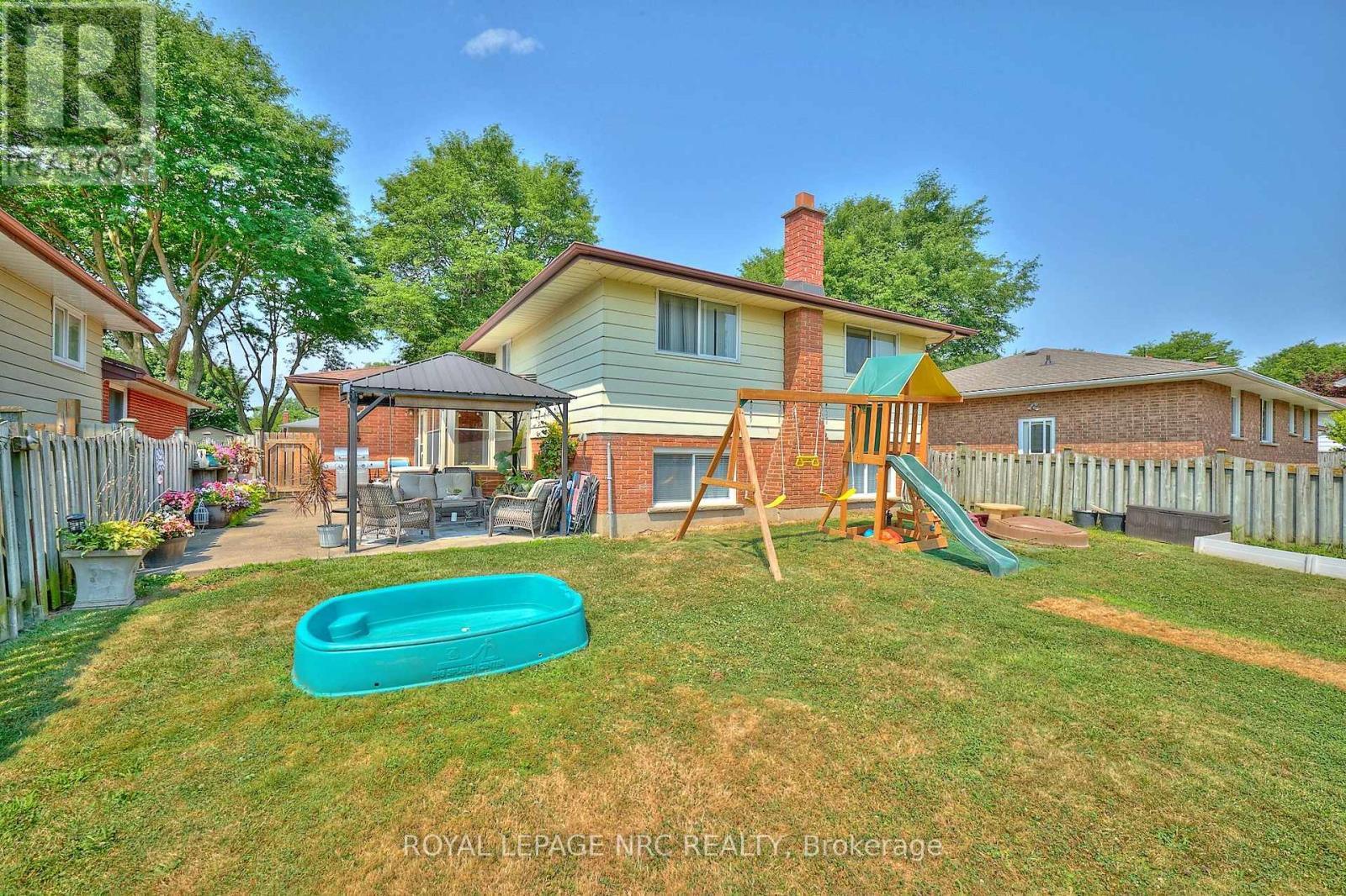 












5875 ST. ANTHONY CRESCENT

,
Niagara Falls (Church's Lane),




Ontario
L2J3X5


