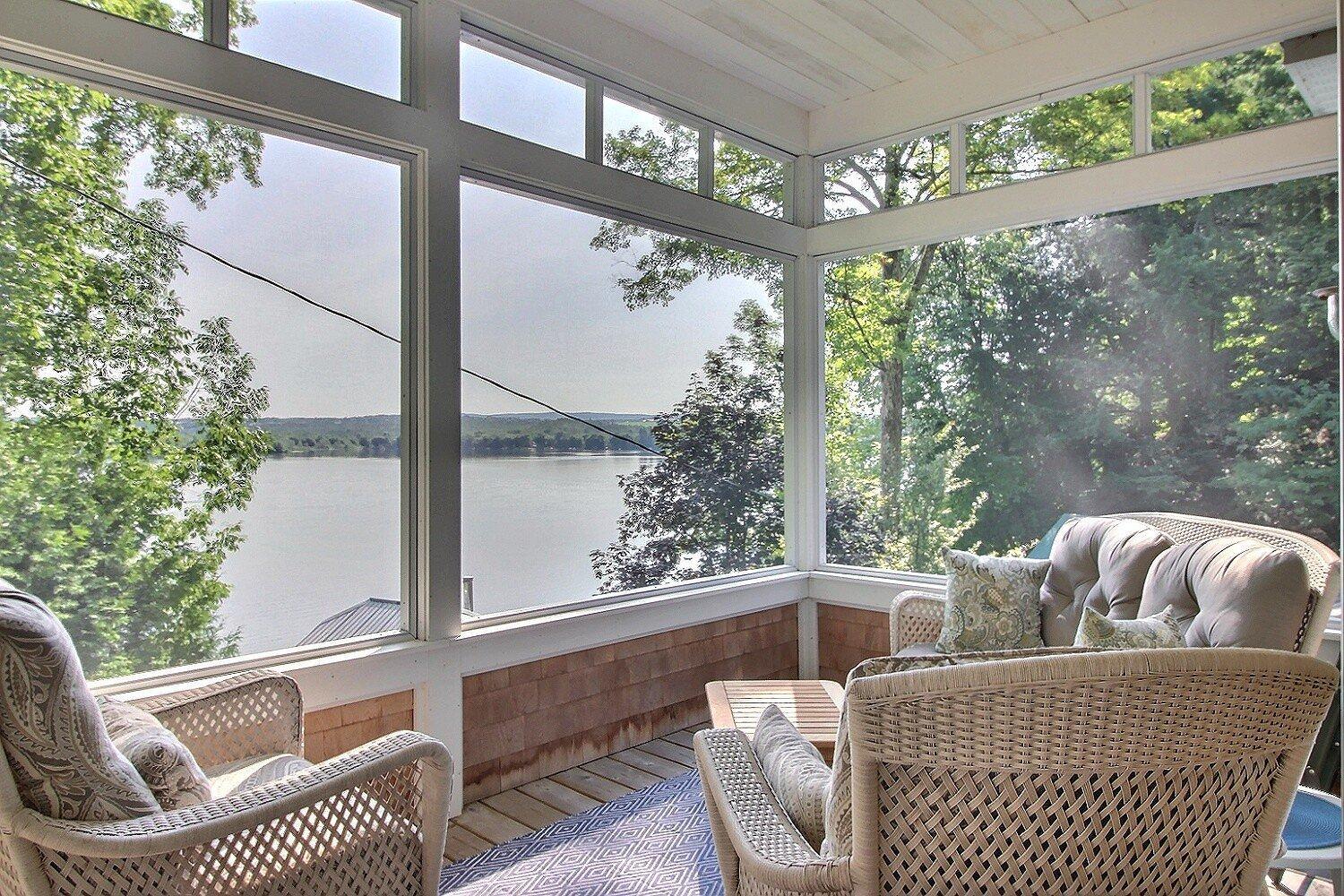 









323


Rue Simon

,
Ayer's Cliff,




QC
J0B1C0


