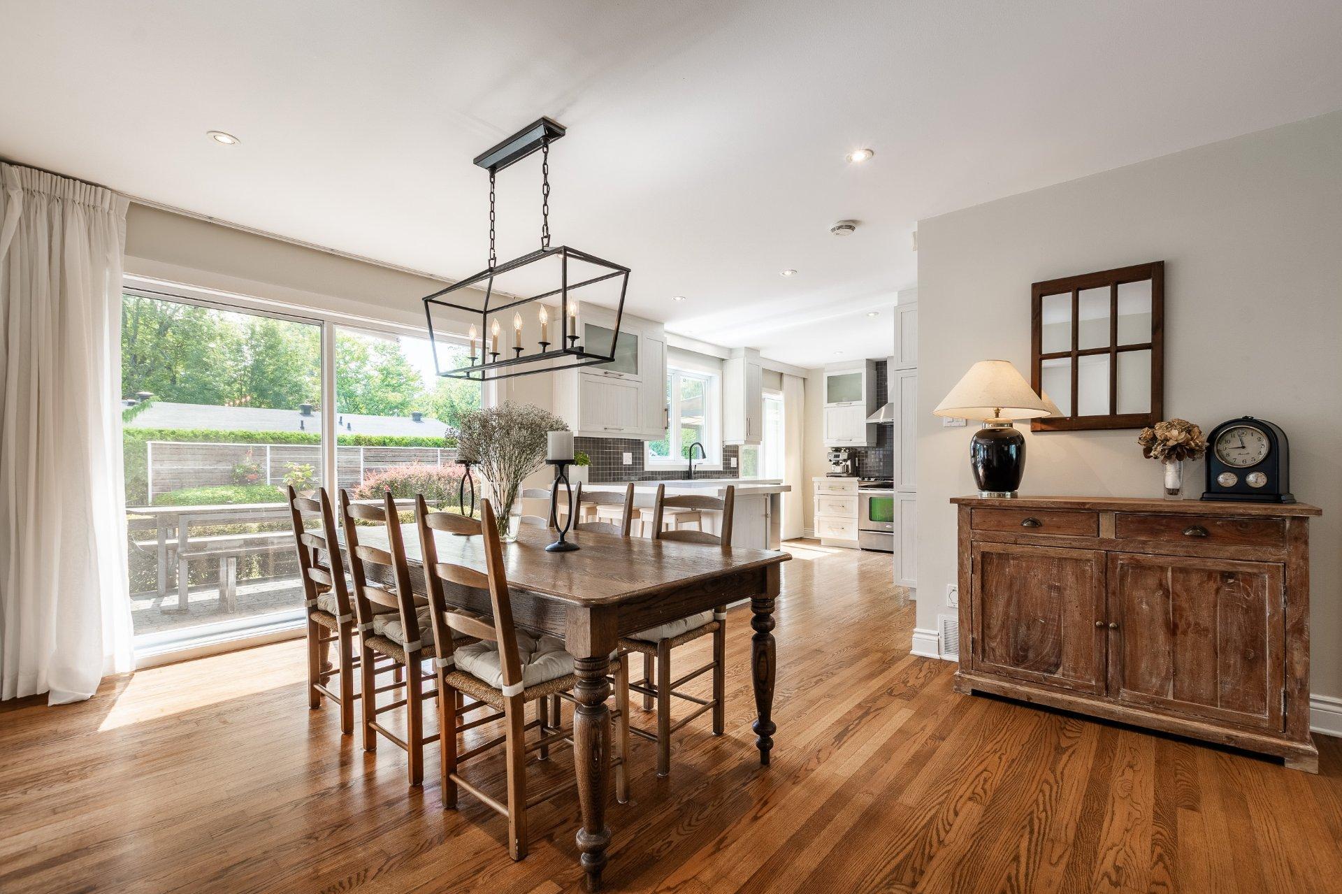 









2125


Rue de la Régence

,
Saint-Bruno-de-Montarville,




QC
J3V4B9

