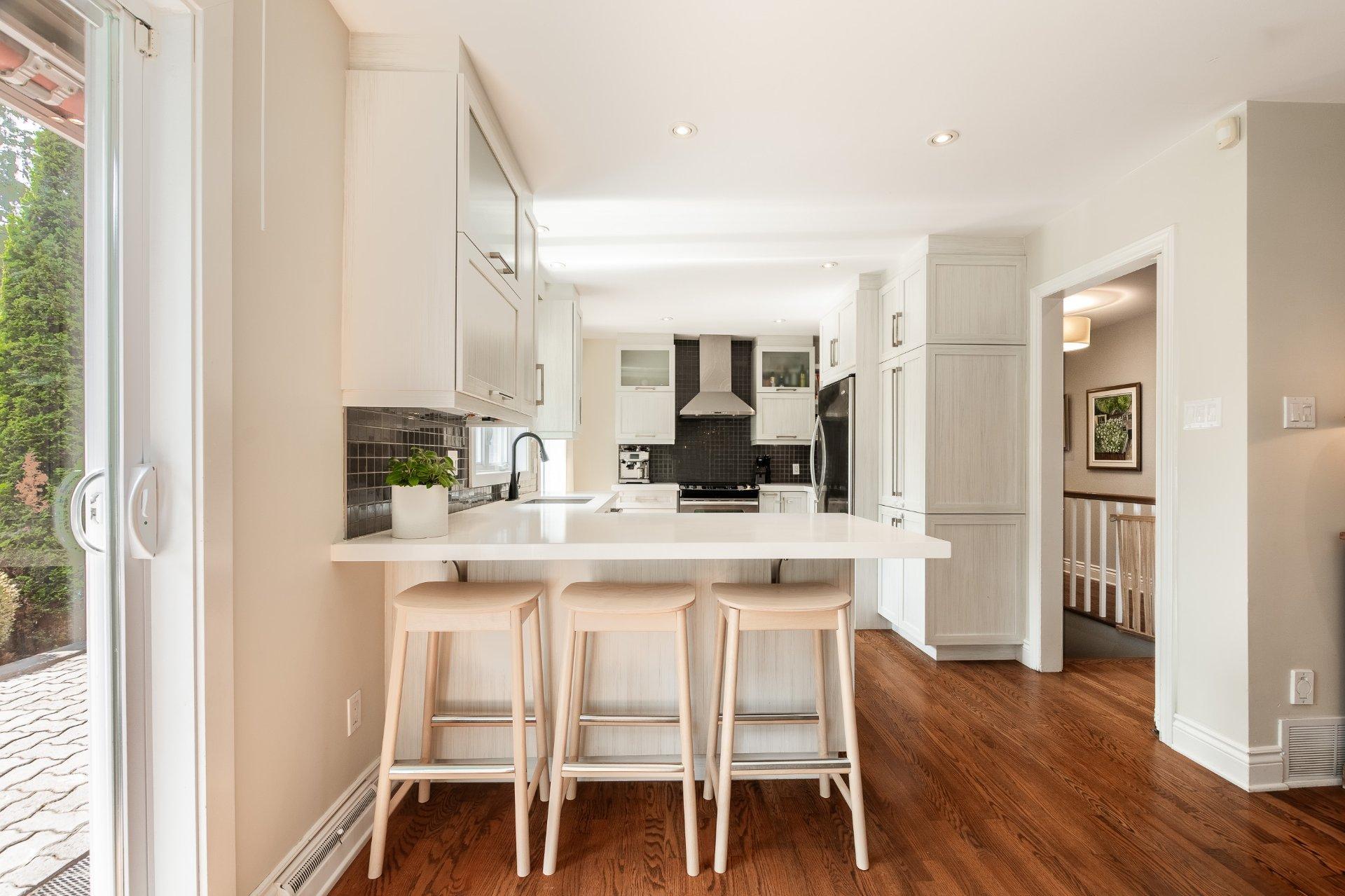 









2125


Rue de la Régence

,
Saint-Bruno-de-Montarville,




QC
J3V4B9

