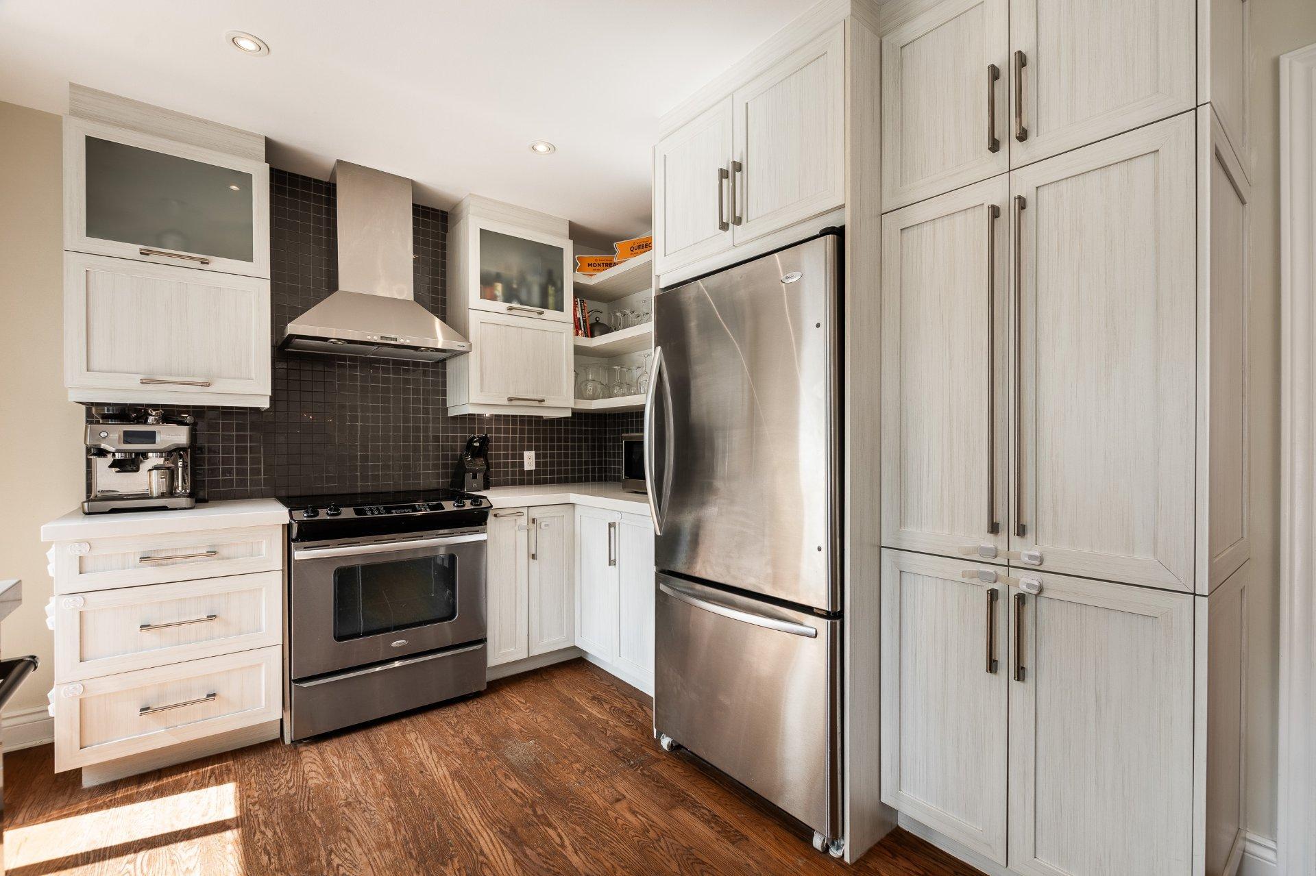 









2125


Rue de la Régence

,
Saint-Bruno-de-Montarville,




QC
J3V4B9

