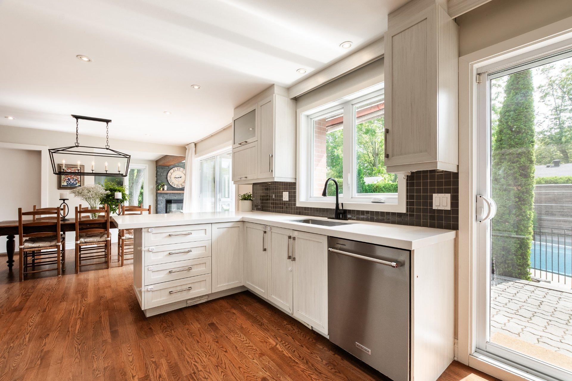 









2125


Rue de la Régence

,
Saint-Bruno-de-Montarville,




QC
J3V4B9

