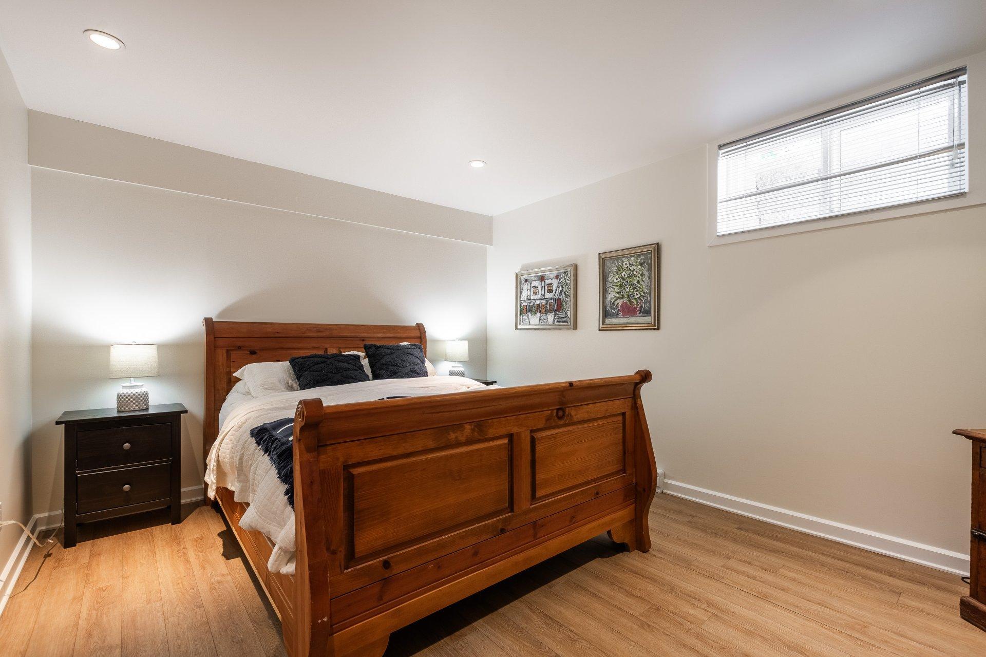 









2125


Rue de la Régence

,
Saint-Bruno-de-Montarville,




QC
J3V4B9

