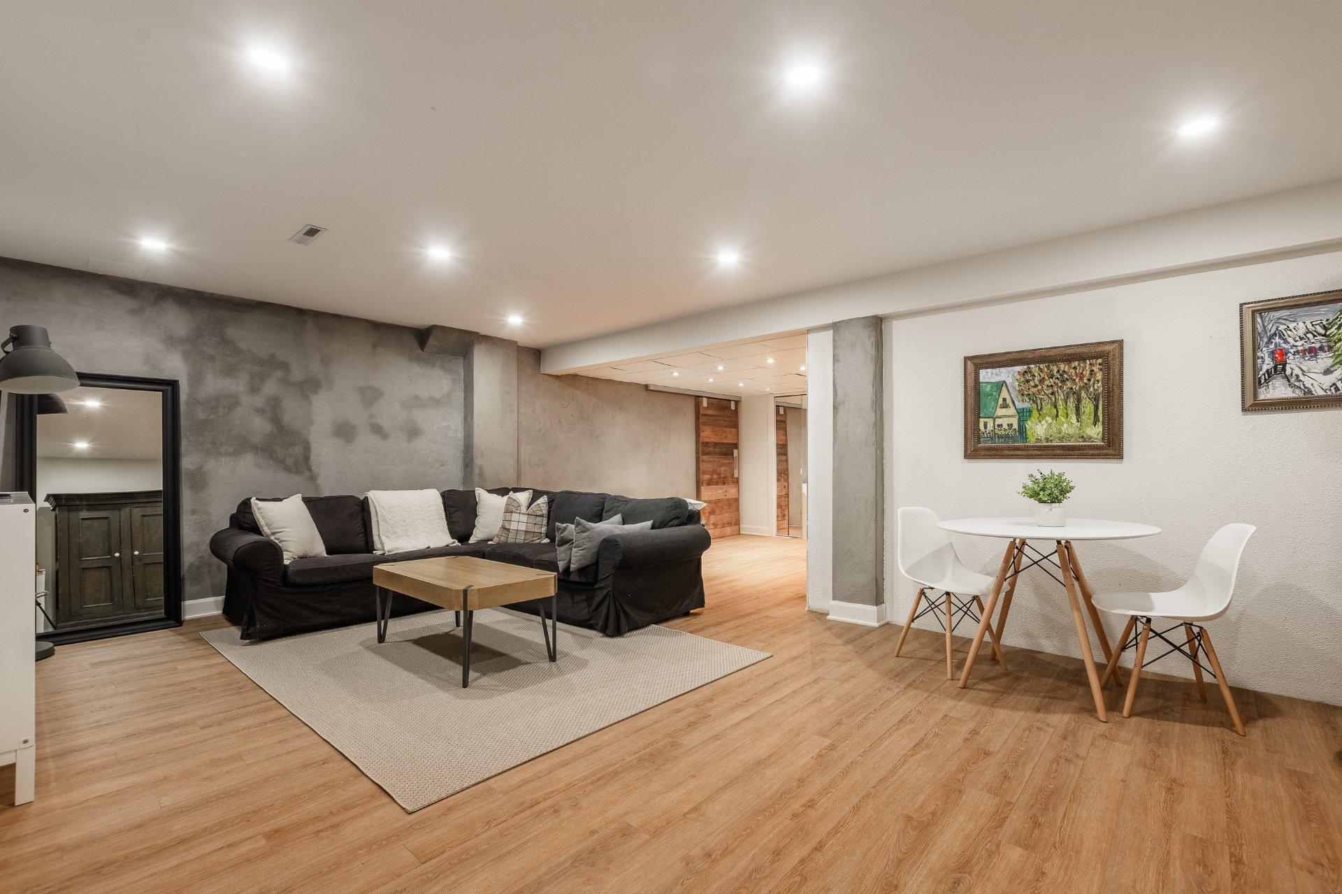 









2125


Rue de la Régence

,
Saint-Bruno-de-Montarville,




QC
J3V4B9

