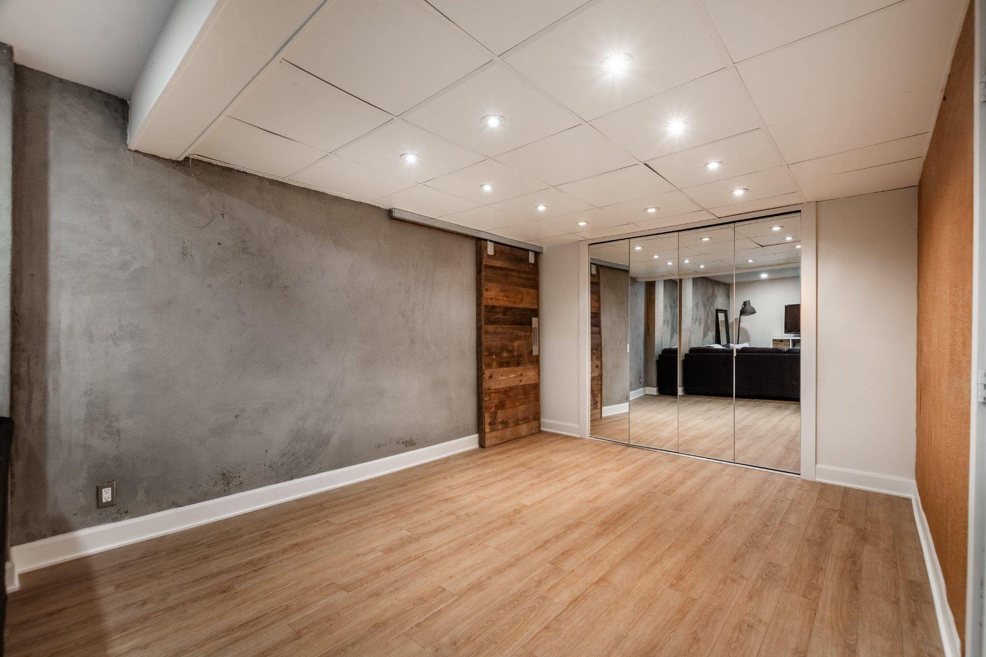 









2125


Rue de la Régence

,
Saint-Bruno-de-Montarville,




QC
J3V4B9

