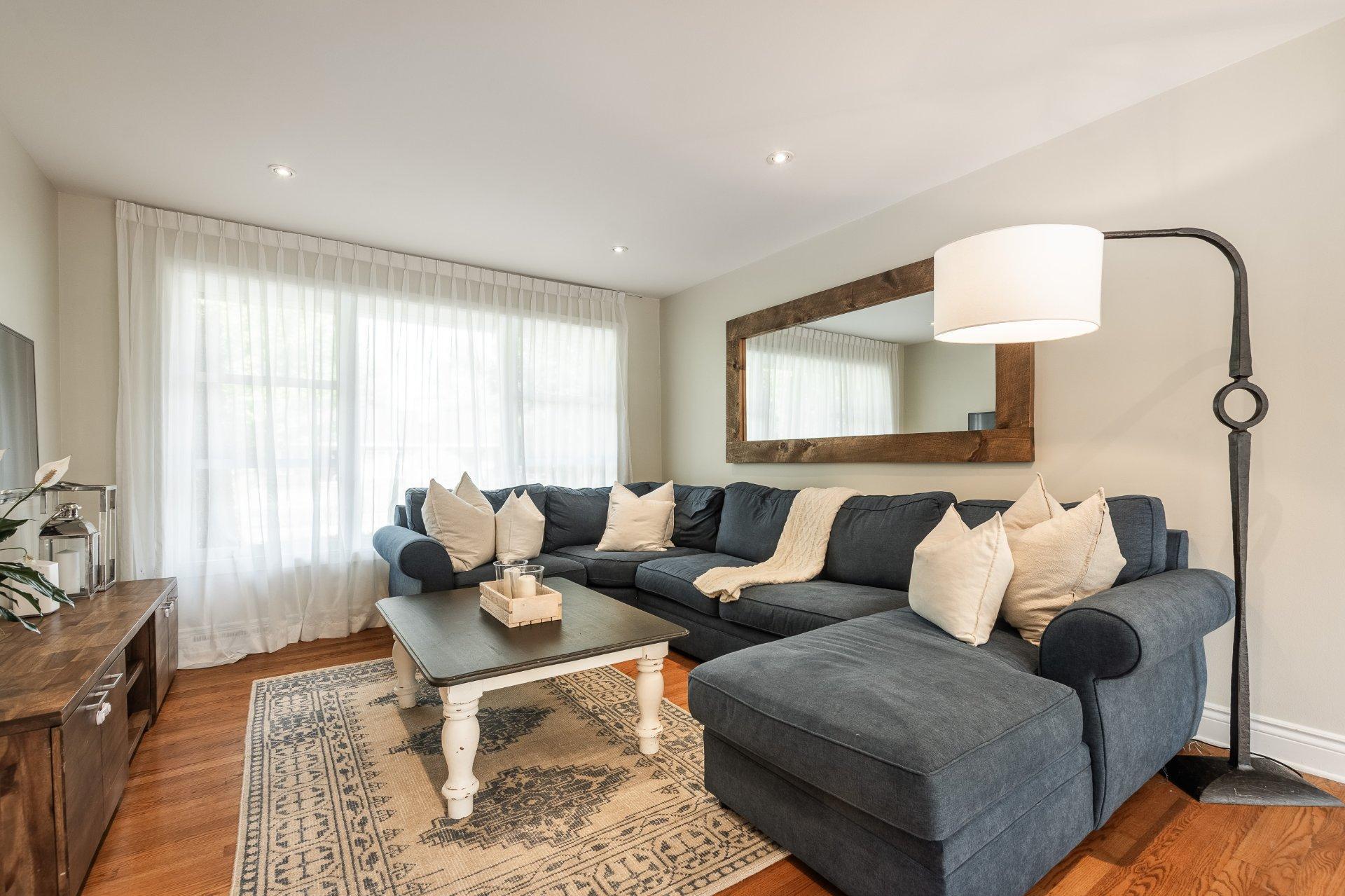 









2125


Rue de la Régence

,
Saint-Bruno-de-Montarville,




QC
J3V4B9


