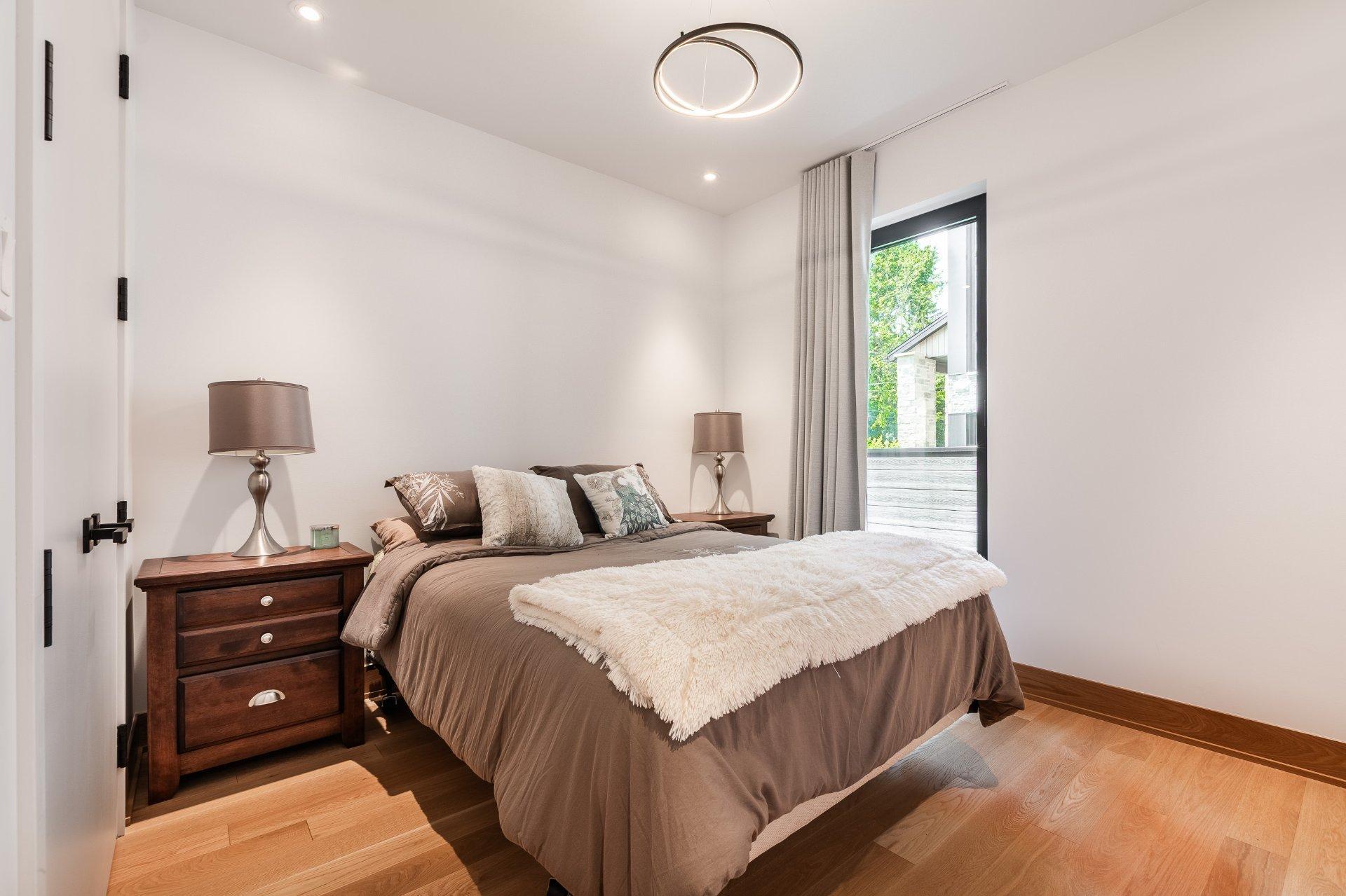 









2054


Rue des Cèdres

,
Saint-Bruno-de-Montarville,




QC
J3V3M3

