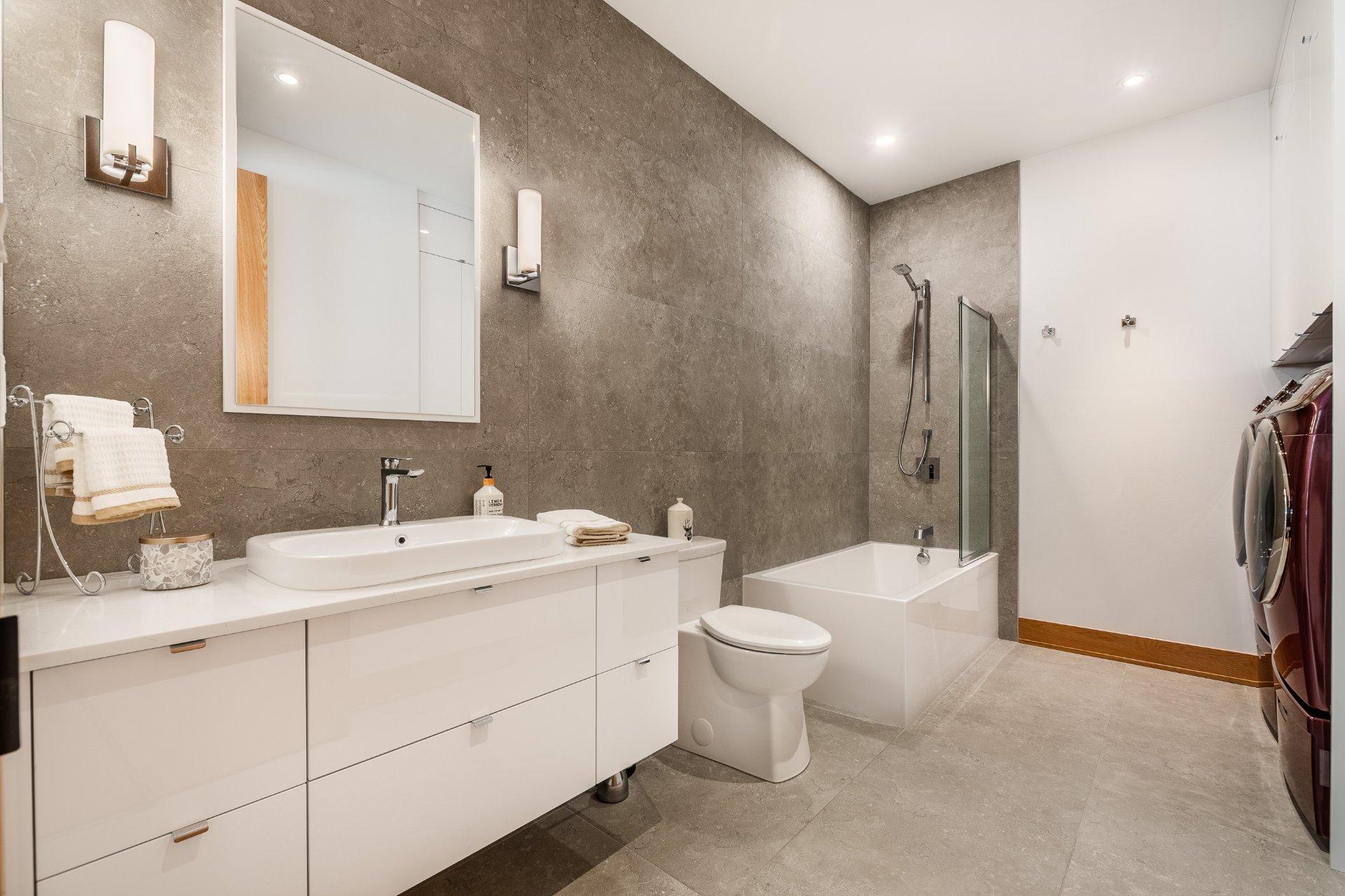 









2054


Rue des Cèdres

,
Saint-Bruno-de-Montarville,




QC
J3V3M3

