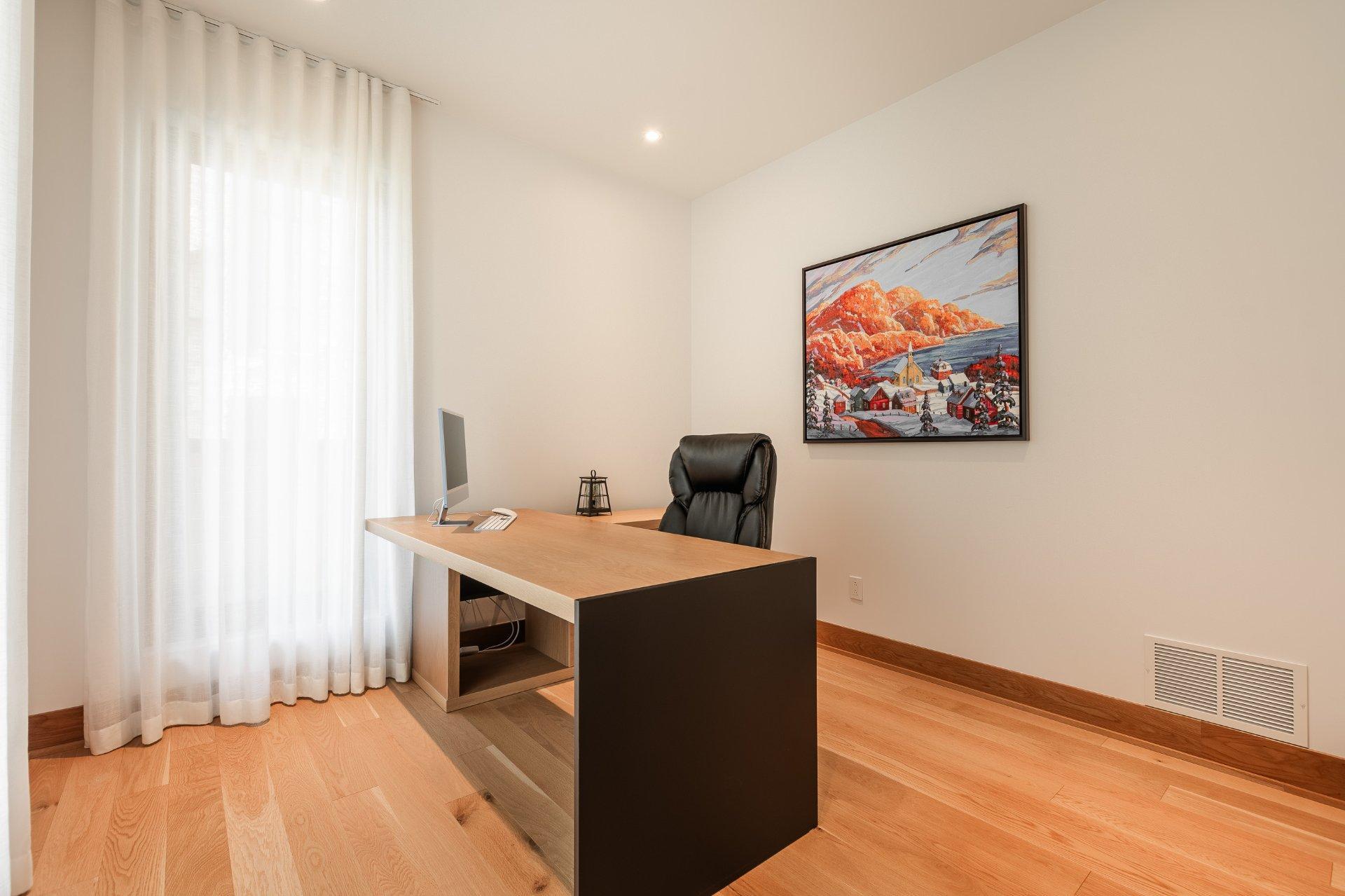 









2054


Rue des Cèdres

,
Saint-Bruno-de-Montarville,




QC
J3V3M3

