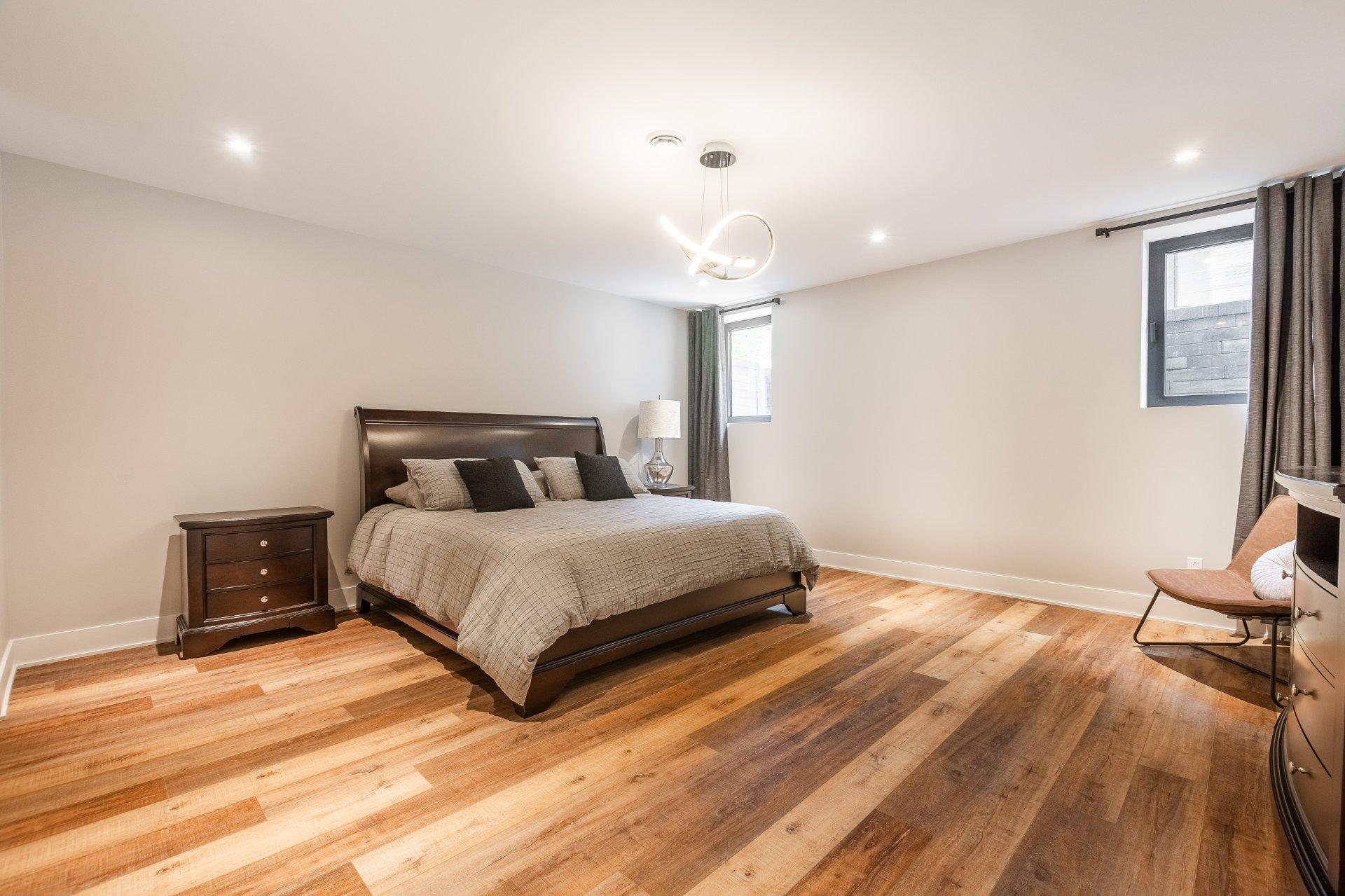 









2054


Rue des Cèdres

,
Saint-Bruno-de-Montarville,




QC
J3V3M3

