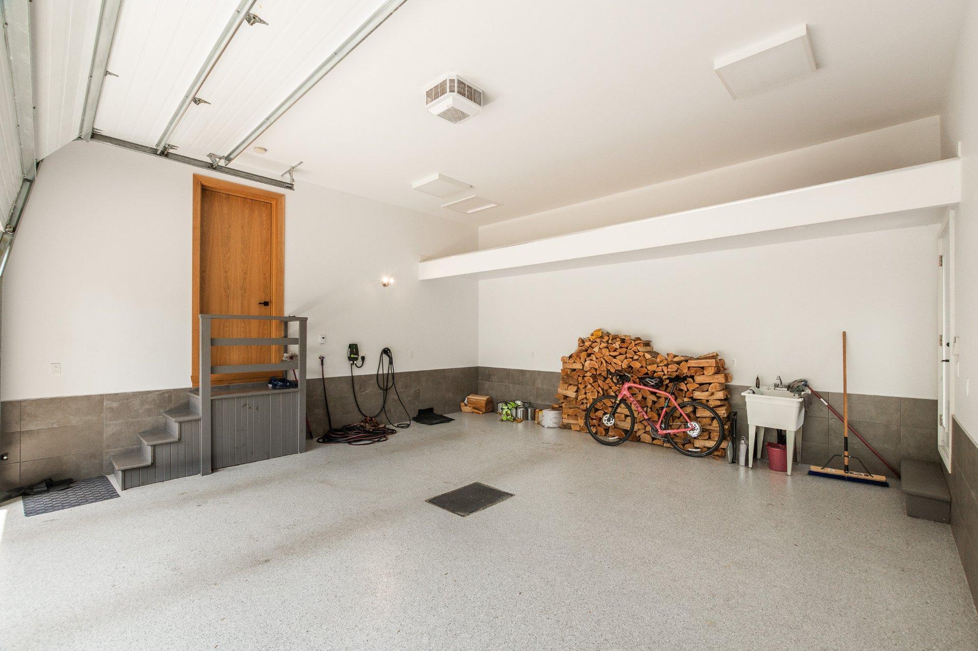 









2054


Rue des Cèdres

,
Saint-Bruno-de-Montarville,




QC
J3V3M3

