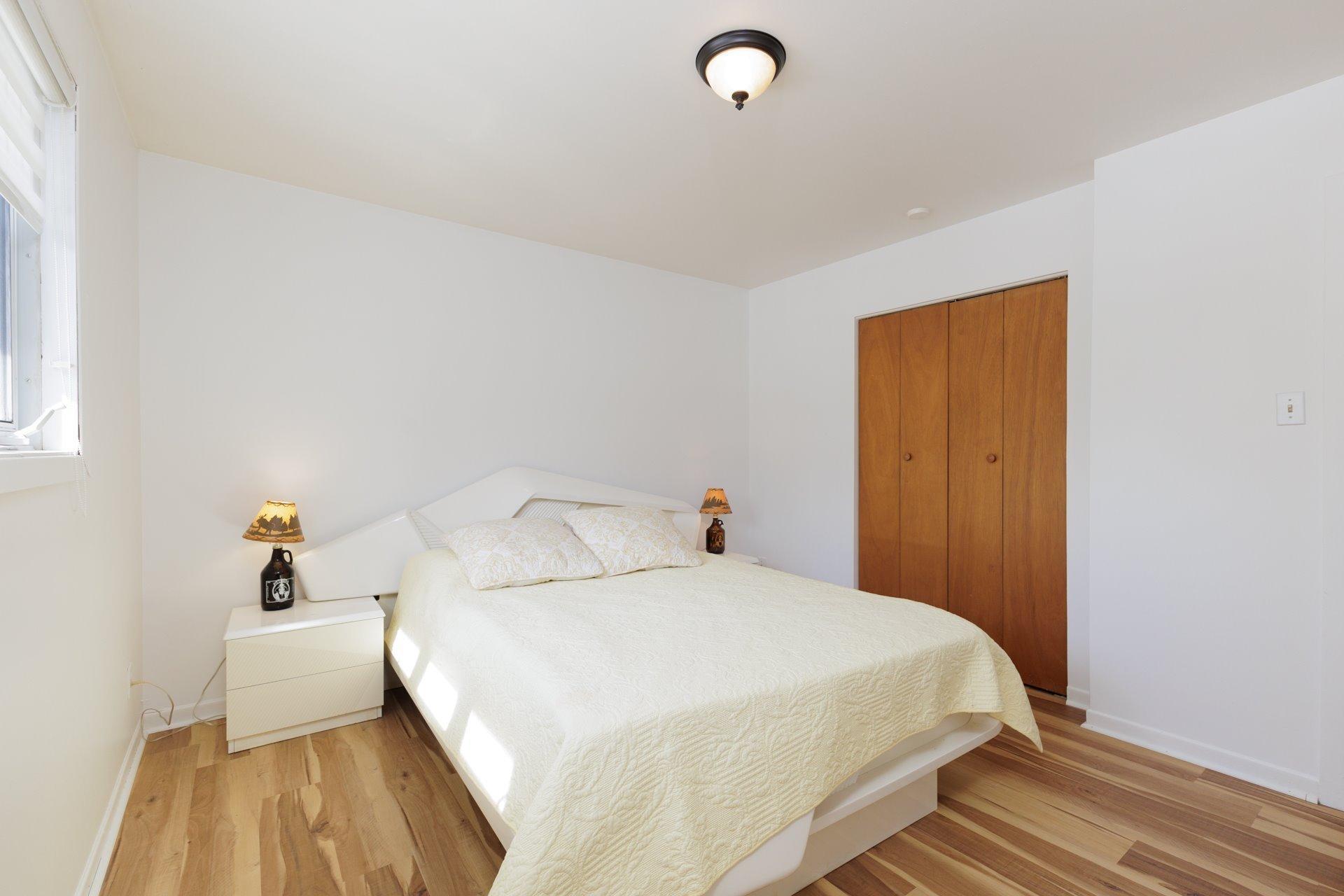 









4584


Rue Hilltop

,
Montréal (Pierrefonds-Roxboro),




QC
H9J1Y5

