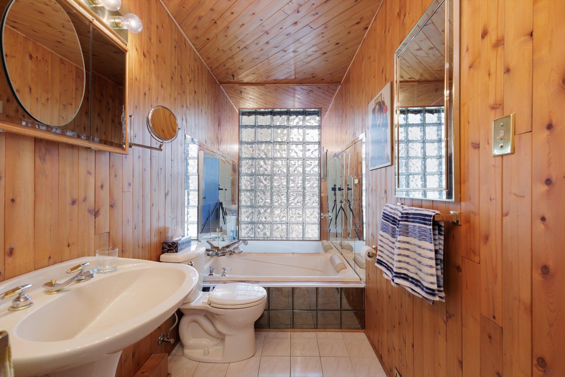









4584


Rue Hilltop

,
Montréal (Pierrefonds-Roxboro),




QC
H9J1Y5

