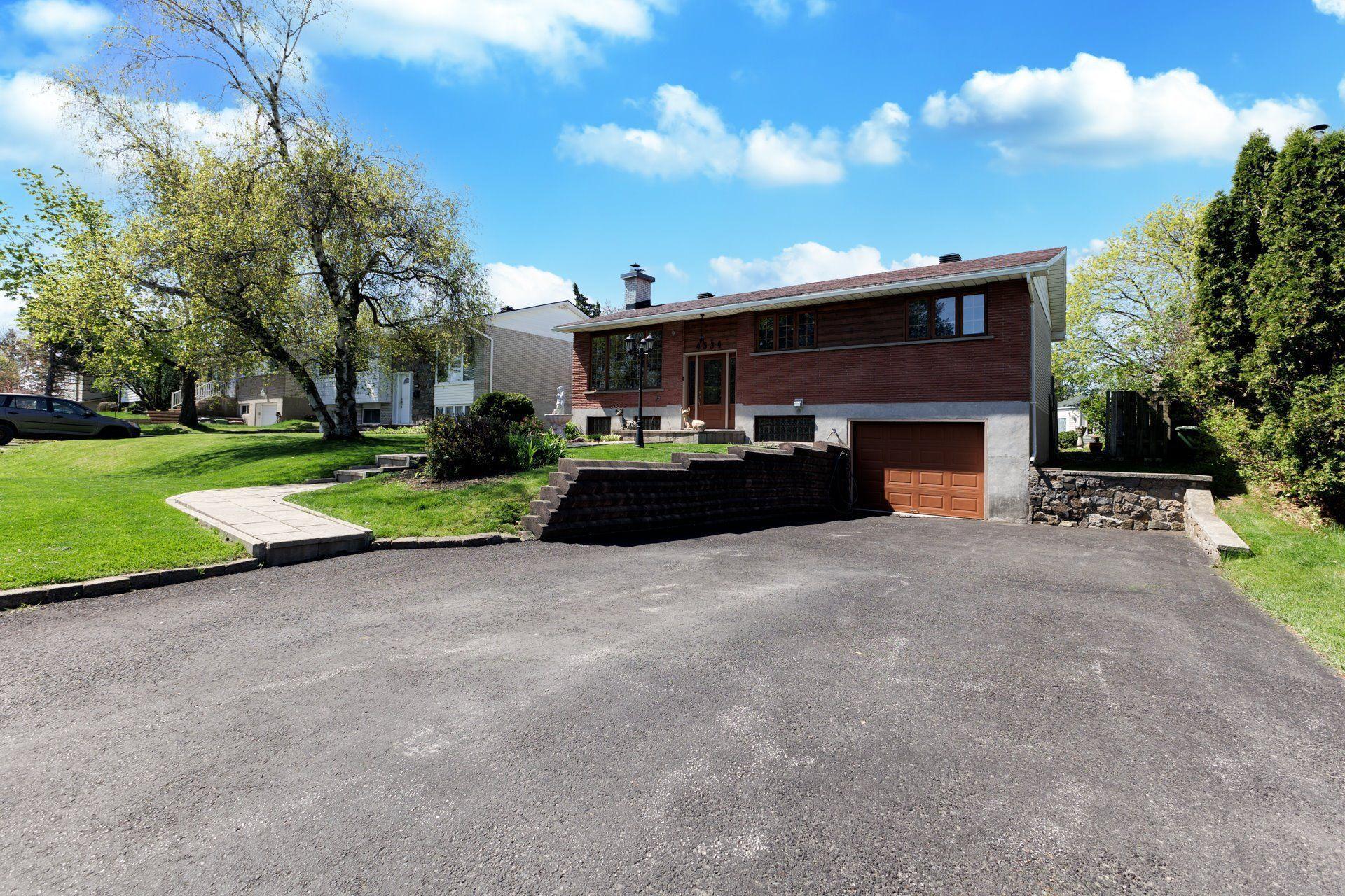 









4584


Rue Hilltop

,
Montréal (Pierrefonds-Roxboro),




QC
H9J1Y5

