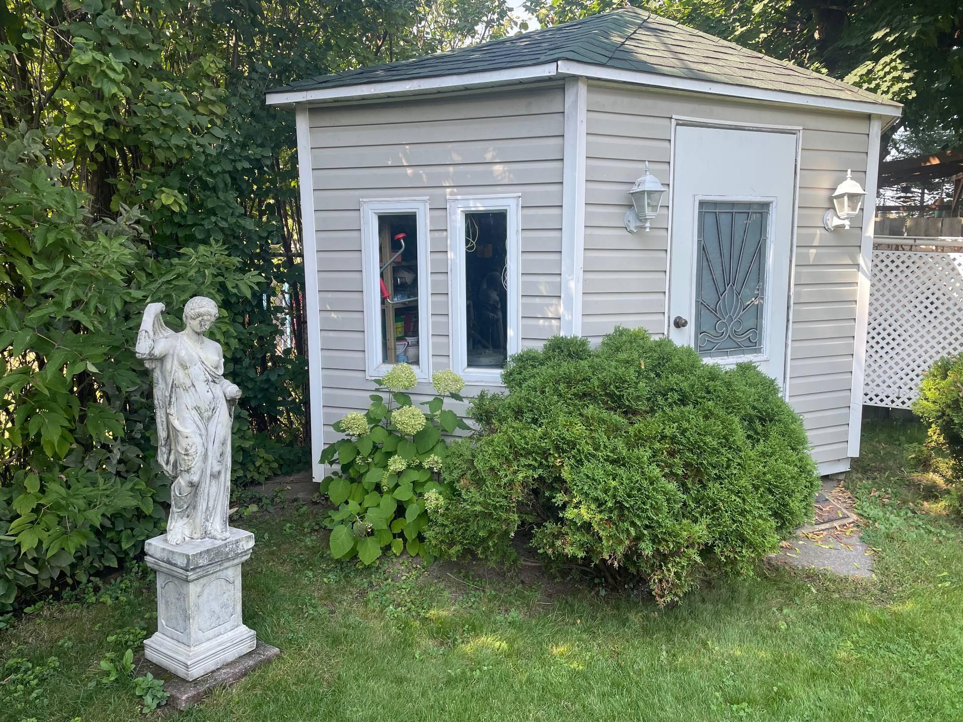 









4584


Rue Hilltop

,
Montréal (Pierrefonds-Roxboro),




QC
H9J1Y5

