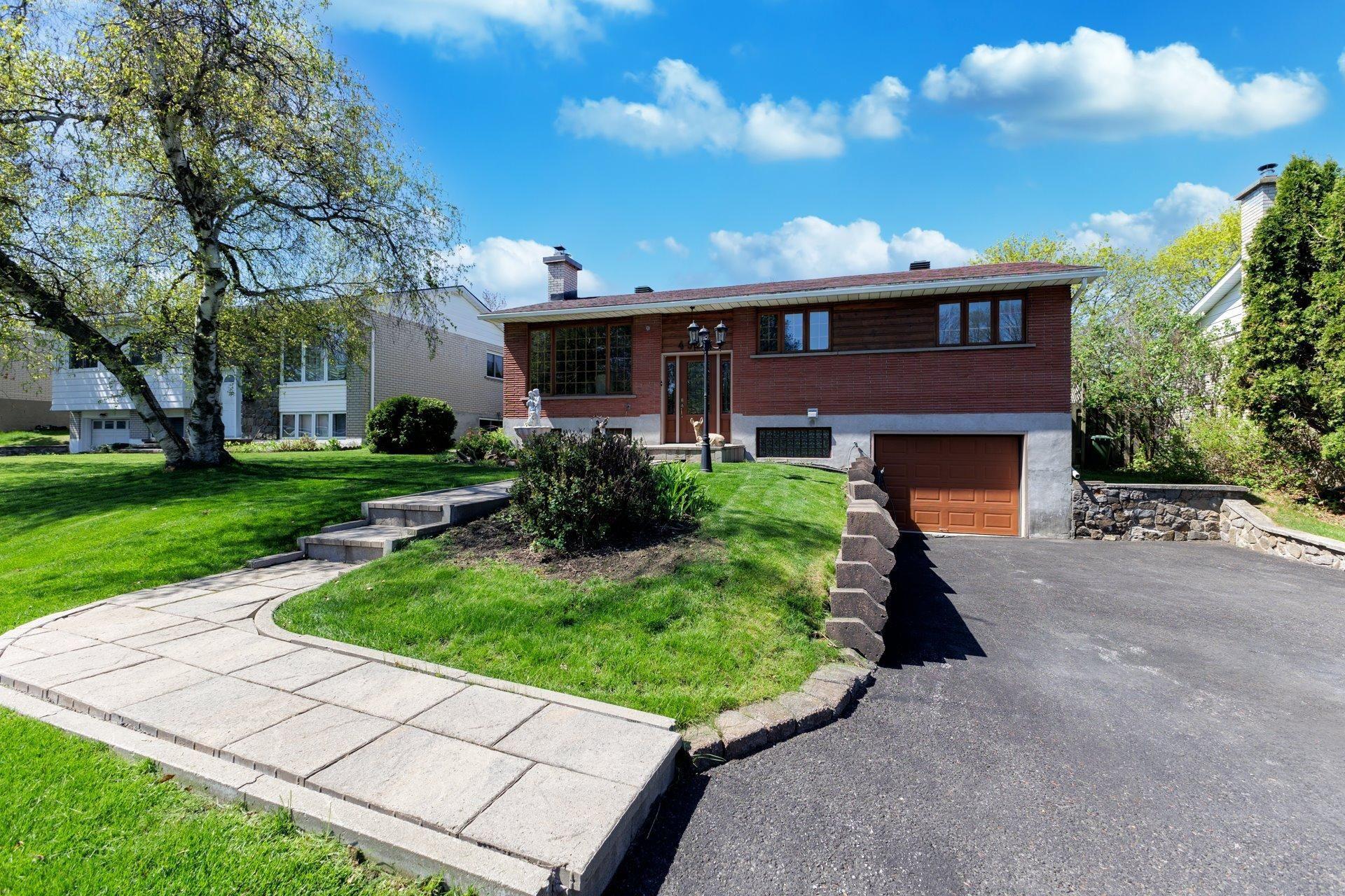 









4584


Rue Hilltop

,
Montréal (Pierrefonds-Roxboro),




QC
H9J1Y5

