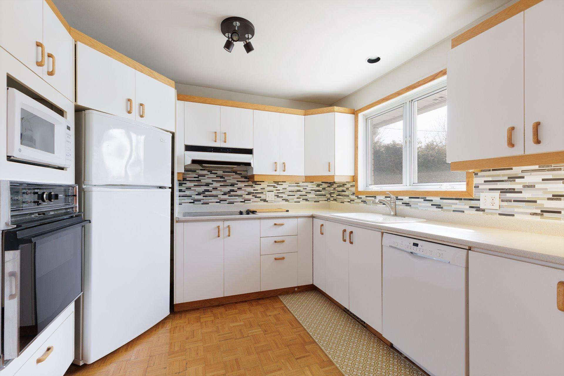 









4584


Rue Hilltop

,
Montréal (Pierrefonds-Roxboro),




QC
H9J1Y5

